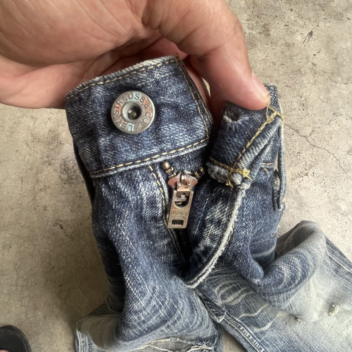 Levi's Vintage Clothing 🔥Vintage Levis 502 Stoned Washed Ripped Disteess Denim Jeans Size US 29 - 10 Thumbnail