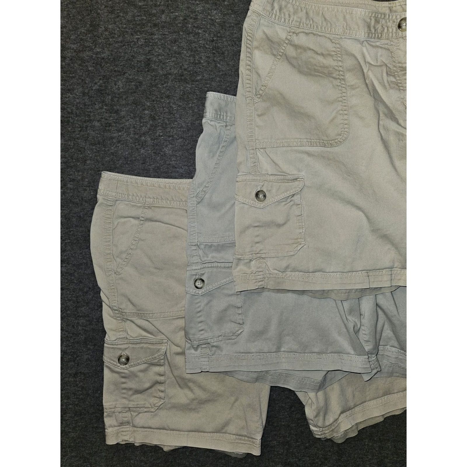 Vintage VINTAGE L.L. Bean Cargo Shorts Women's 20 Regular Favorite Fit Lot of 3 Beige Khaki Gray Shipping? Size 42" / US 20 - 7 Thumbnail