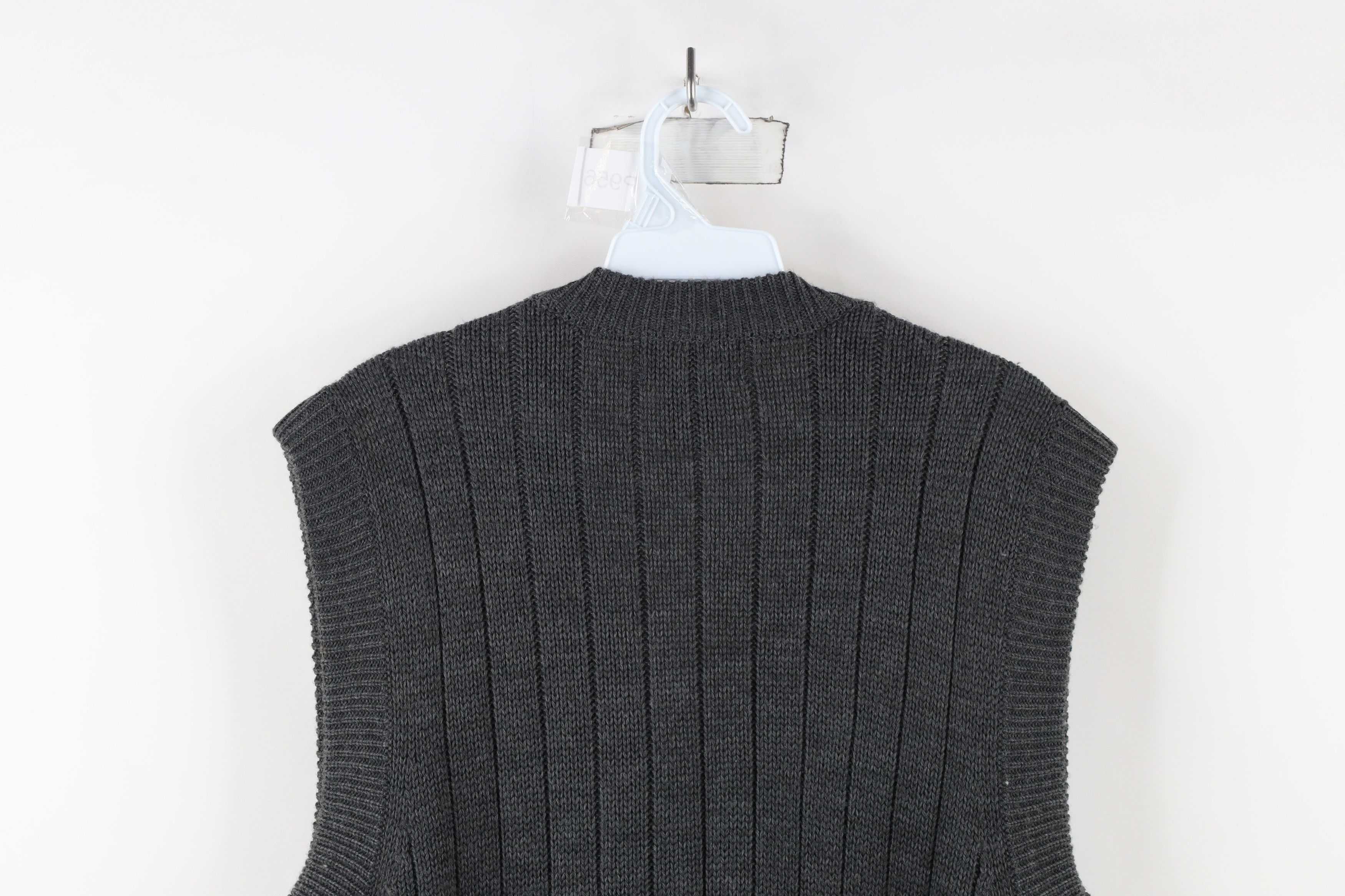 Vintage Vintage 90s Streetwear Cable Knit Cardigan Sweater Vest Gray Size US M / EU 48-50 / 2 - 10 Thumbnail