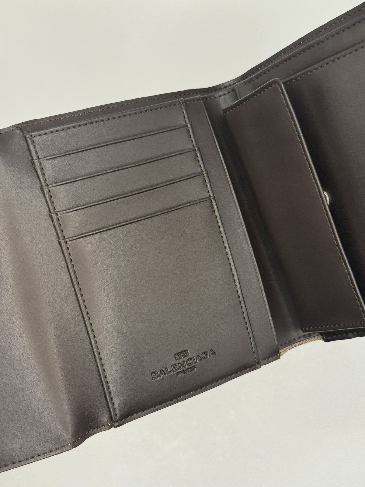 Balenciaga Mens Balenciaga tri fold wallet bb logo espresso leather Size ONE SIZE - 7 Thumbnail