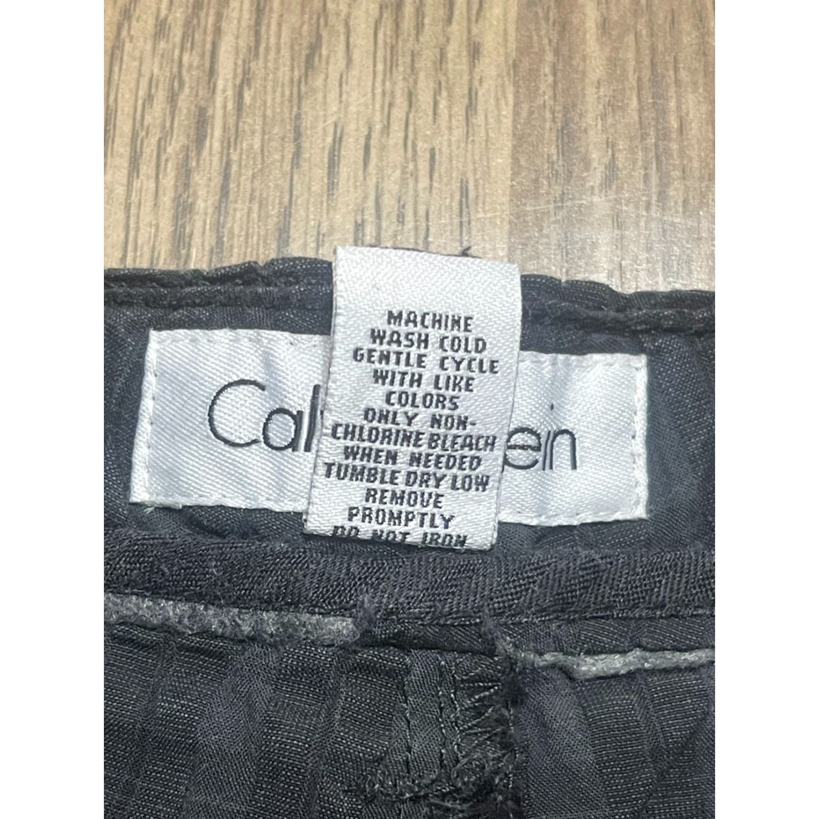 Calvin Klein Calvin Klein Shorts Mens's Size 36 Black Casual Shorts Pockets Size US 36 / EU 52 - 5 Thumbnail