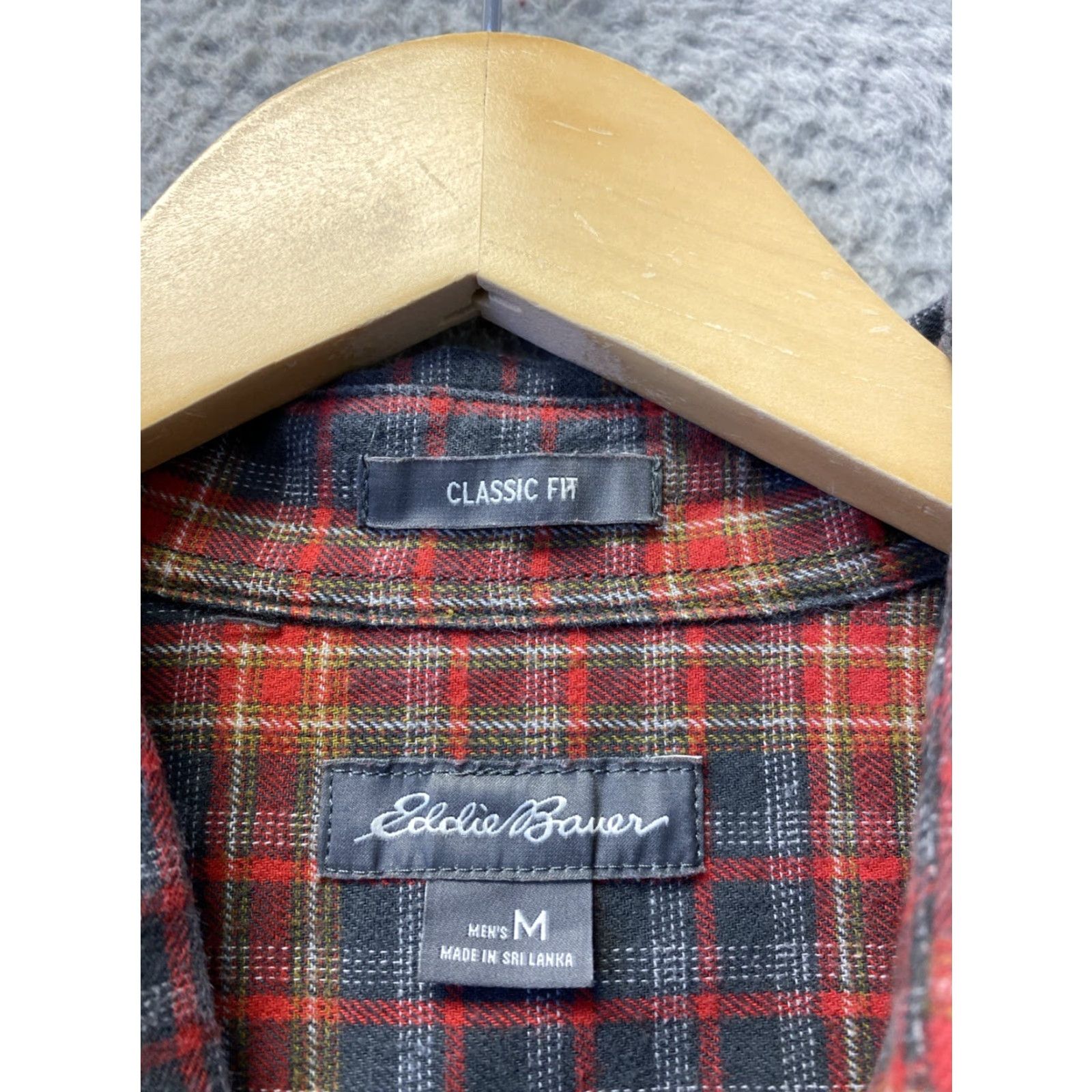 Eddie Bauer Eddie Bauer Shirt Mens M Cotton Red Plaid Well Made 16213 Button Front Collared Pockets Classic Outdoor Size US M / EU 48-50 / 2 - 6 Thumbnail