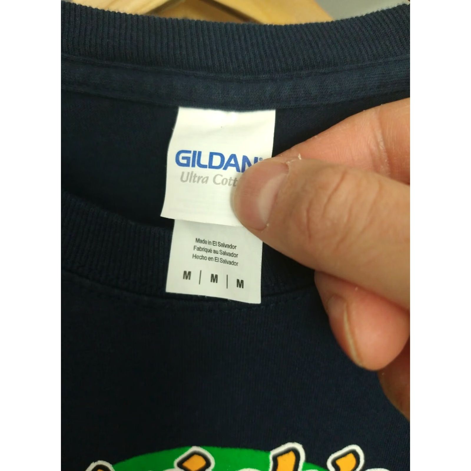 Gildan VINTAGE Official St Patrick's Day NYC Emerald Society Police Dept Long tee M Gildan Blue T-Shirt Men Regular Size Size US M / EU 48-50 / 2 - 2 Thumbnail