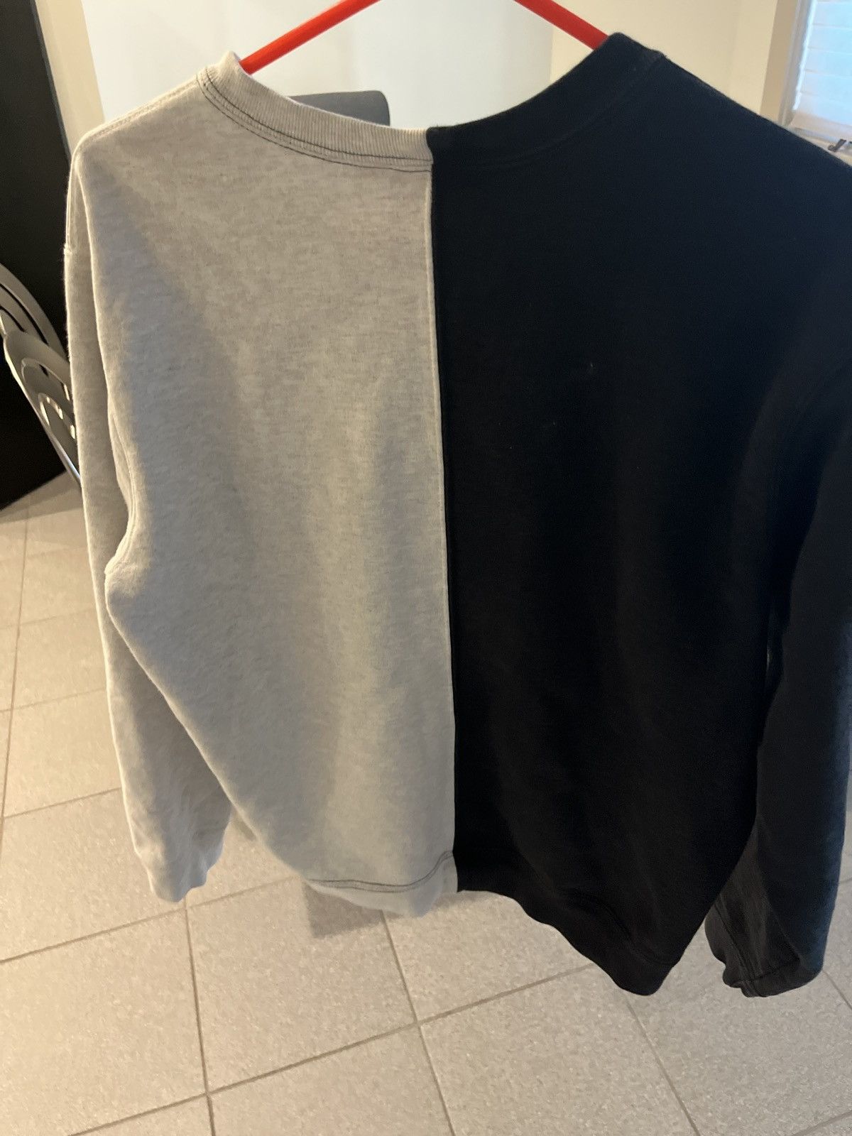 Supreme Supreme split color crewneck black/white Size US M / EU 48-50 / 2 - 2 Thumbnail