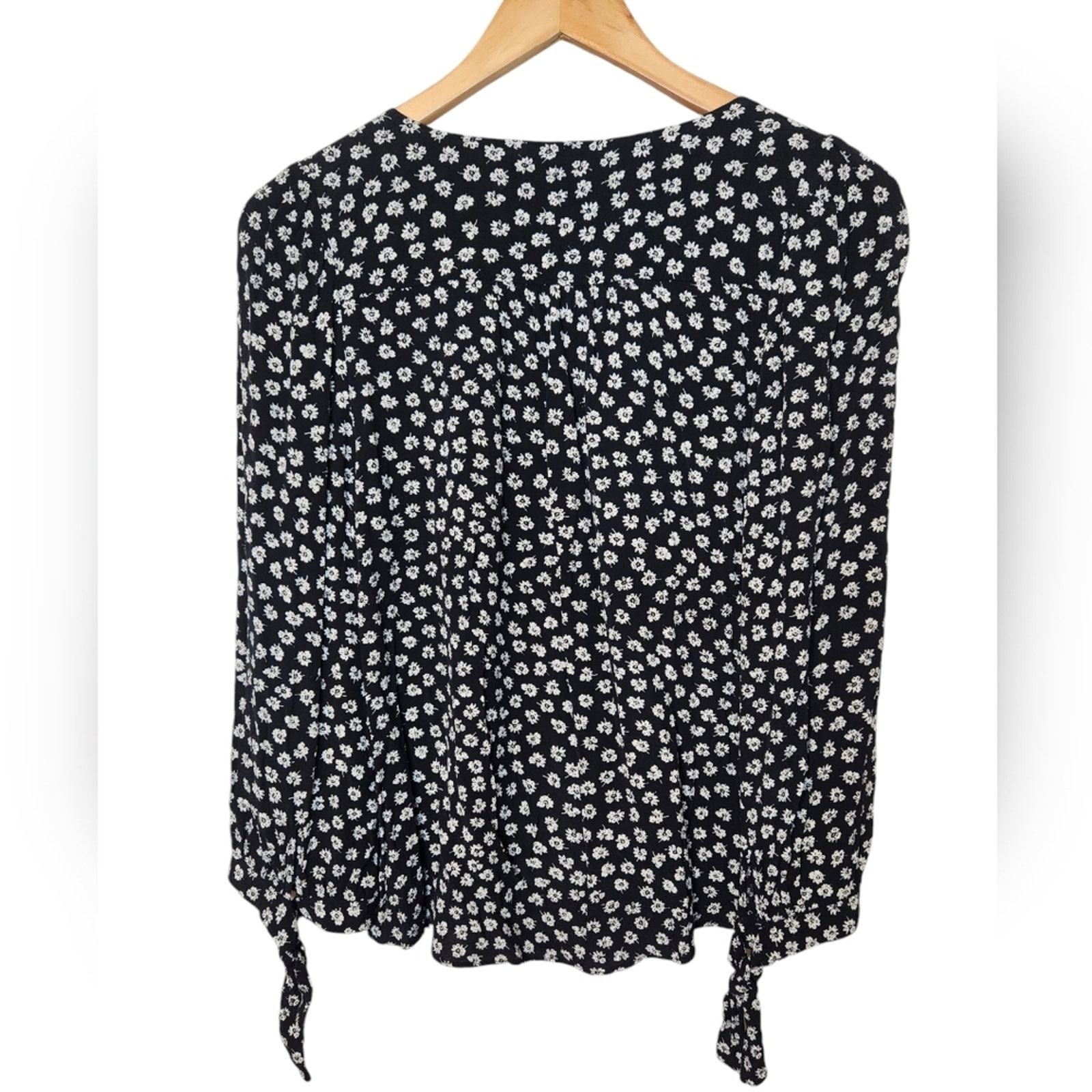 Madewell Madewell Tie Sleeve Button Down V Neck Viscose Top Medium Size M / US 6-8 / IT 42-44 - 5 Thumbnail