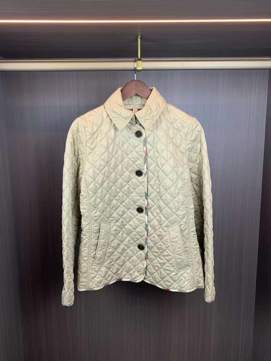 Burberry burberry beige diamond quilted cotton jacket Size US S / EU 44-46 / 1 - 1 Thumbnail