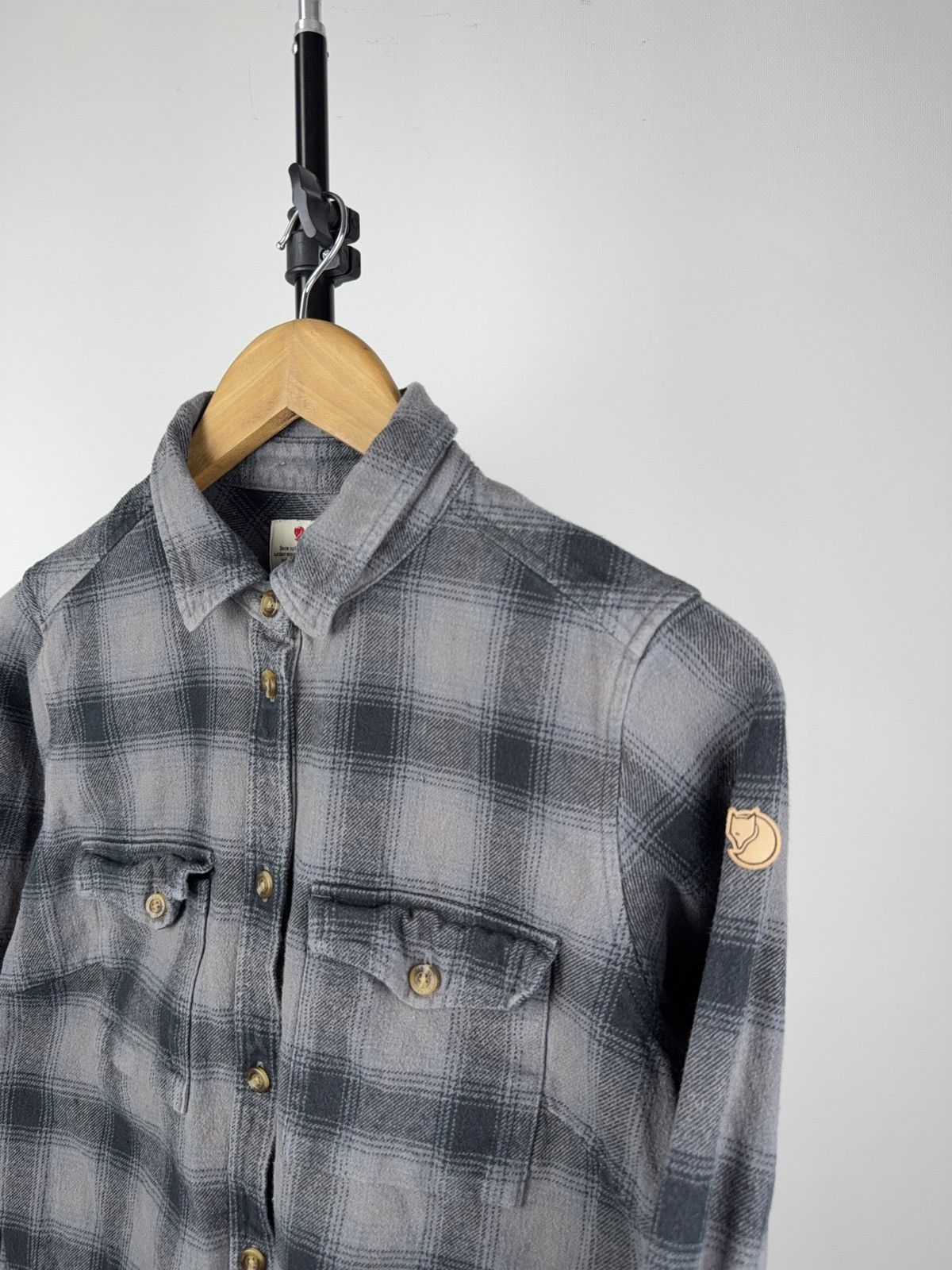 Fjallraven Fjallraven Women’s Flannel Shirt XS Relaxed Fit Plaid Size XS / US 0-2 / IT 36-38 - 3 Thumbnail