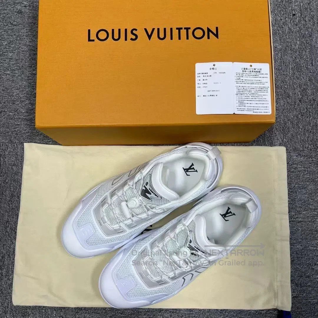louis vuitton gray low-top casual shoes.