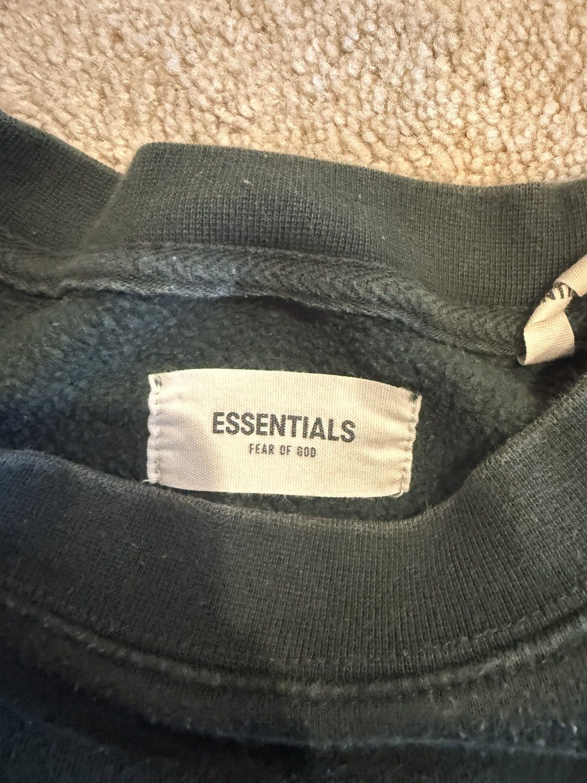 Other 🔥 fear of god essentials green crewneck rare find size M Size US M / EU 48-50 / 2 - 5 Thumbnail