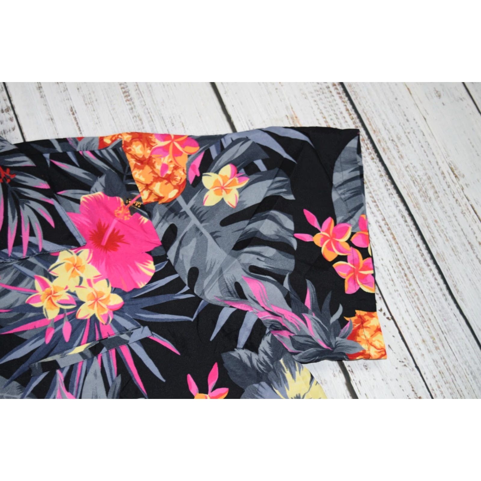 Vintage King Kameha Shirt Mens 4XL Black Grey Hawaiian Pineapple Aloha Casual Funky NWT Size US XXL / EU 58 / 5 - 3 Thumbnail