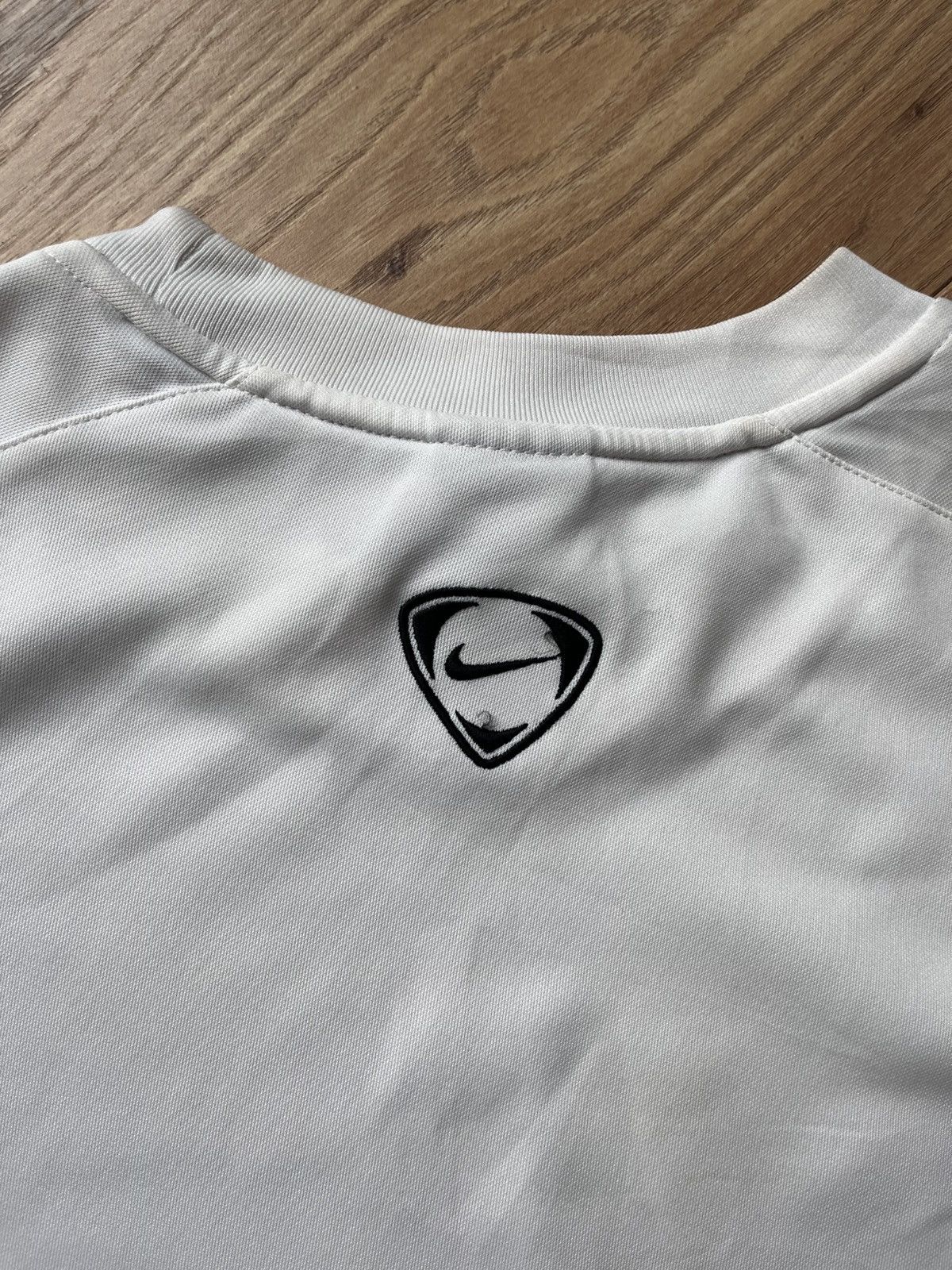 Nike 90’s NIKE TEAM BIG CENTRAL SWOOSH LOGO Y2K RETRO TEE RARE Size US M / EU 48-50 / 2 - 5 Thumbnail