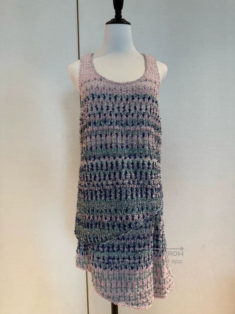 Chanel Chanel 18 Waterfall Series Irregular Oblique Edge Sleevele Size XS / US 0-2 / IT 36-38 - 1 Thumbnail