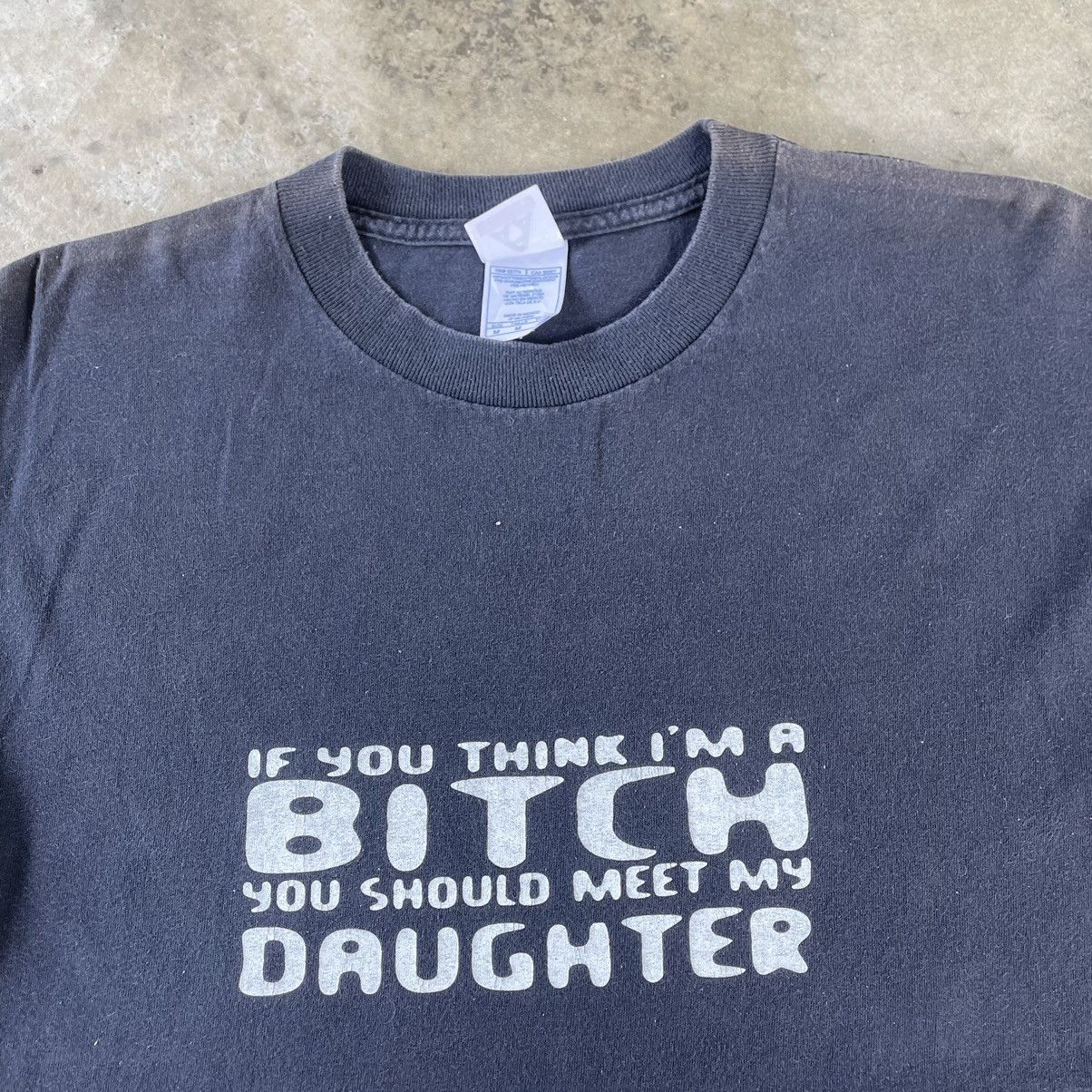 Vintage 🔥🔥Vintage If You Think I M A Bitch Spellout Sun Faded Tee Size US M / EU 48-50 / 2 - 2 Thumbnail