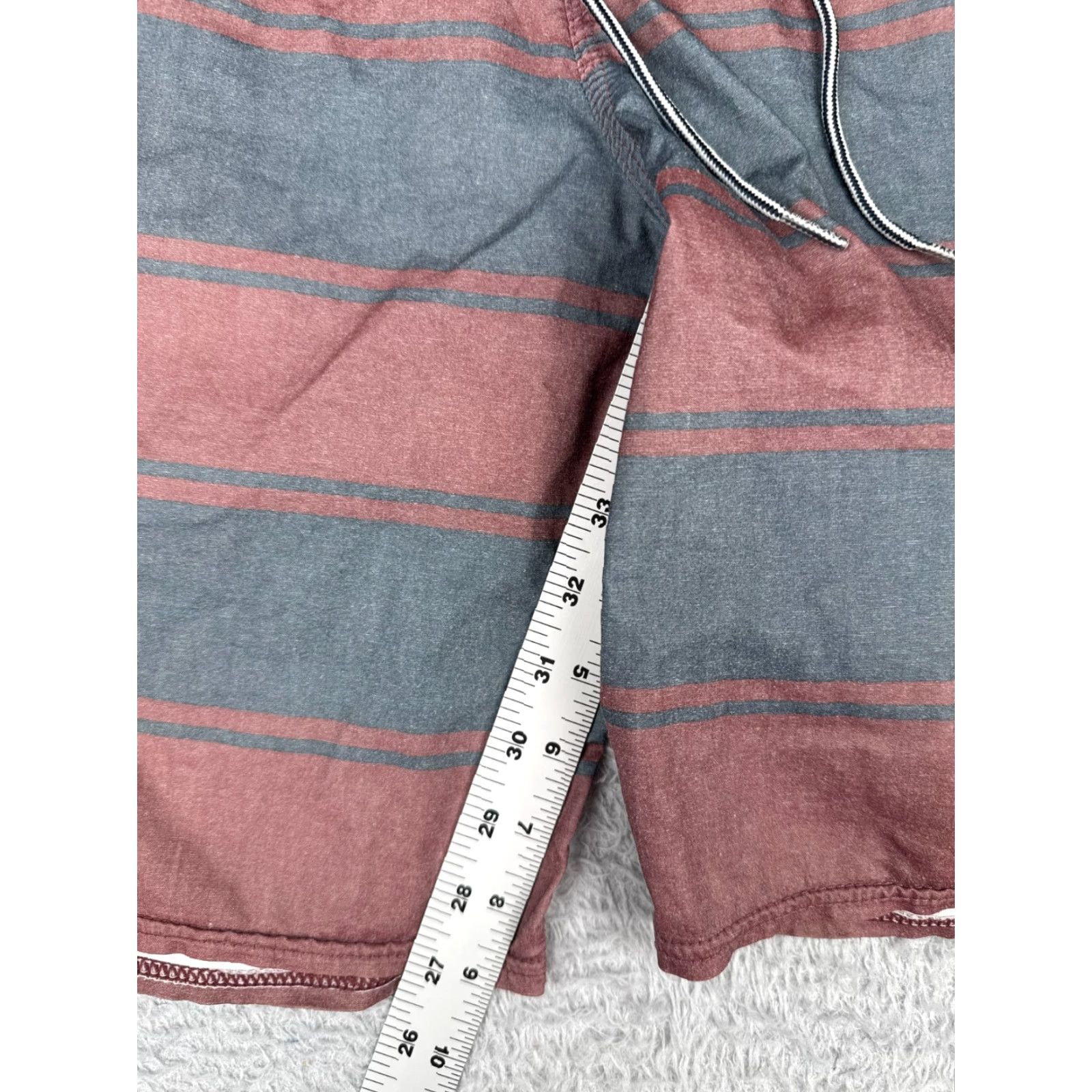 Billabong Billabong Mens Board Shorts Swim Trunks Gray Red Stripe 34x9 Beach Surf Pockets 100% Nylon Polyester, Blended Fabric Regular Men’s 34 Size Clothes Size US 34 / EU 50 - 6 Thumbnail