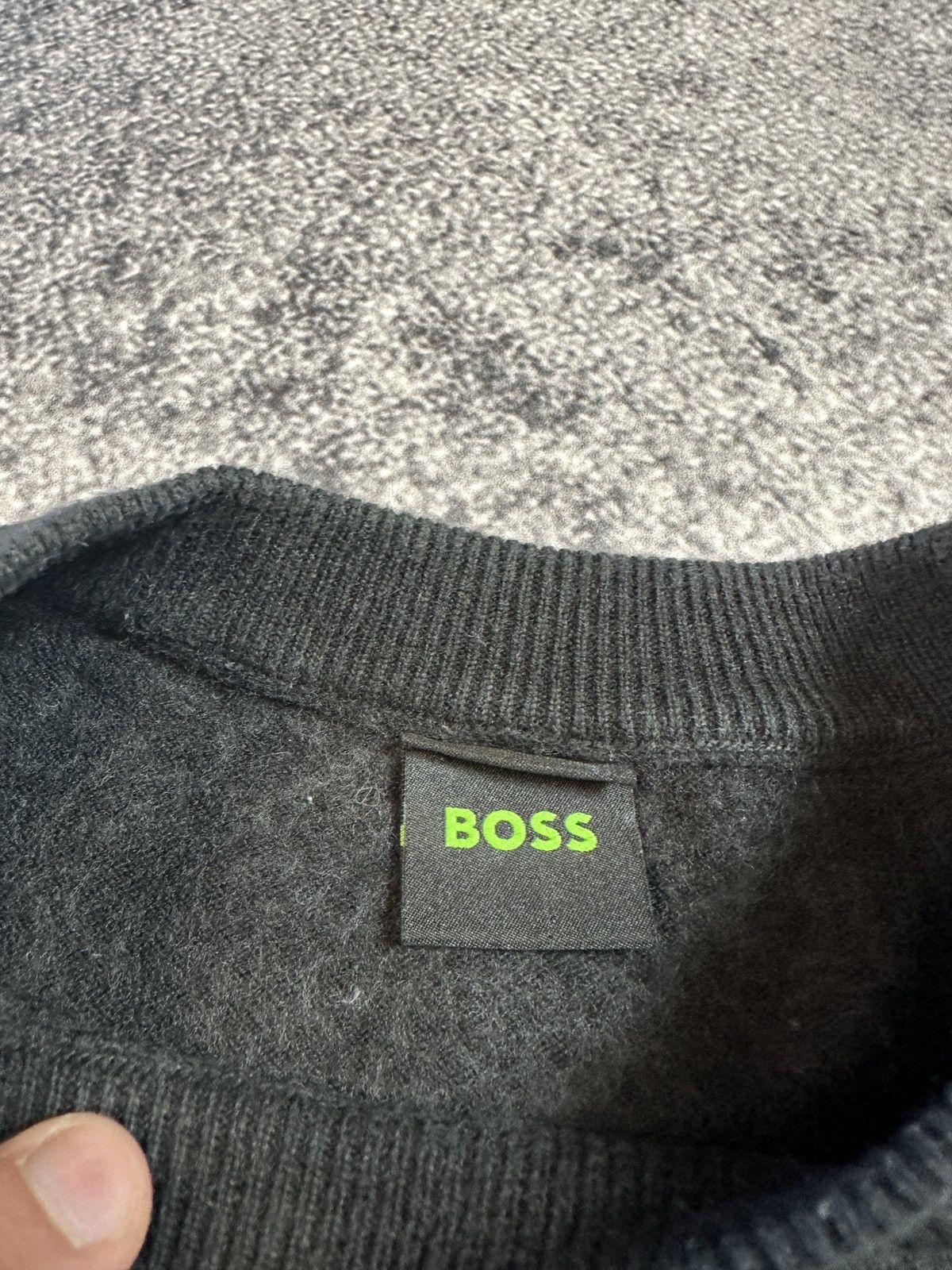 Hugo Boss × Vintage Vintage Central Logo Boss Wool Sweater Streetwear Style USA Size US S / EU 44-46 / 1 - 3 Thumbnail
