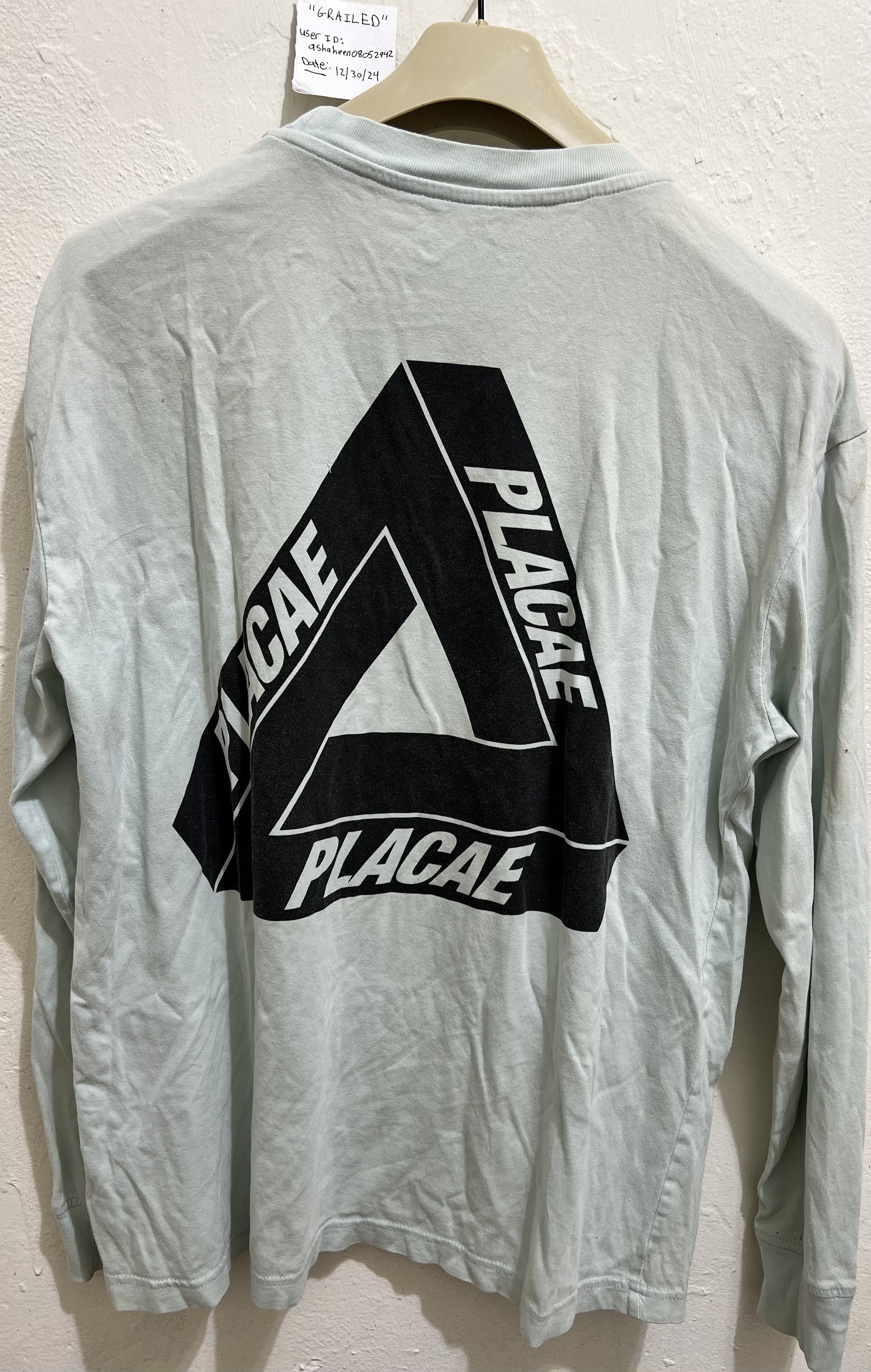 Palace DELISTING in 1hr* Misspelled Palace “Placae” Long sleeveRare Size US L / EU 52-54 / 3 - 4 Thumbnail