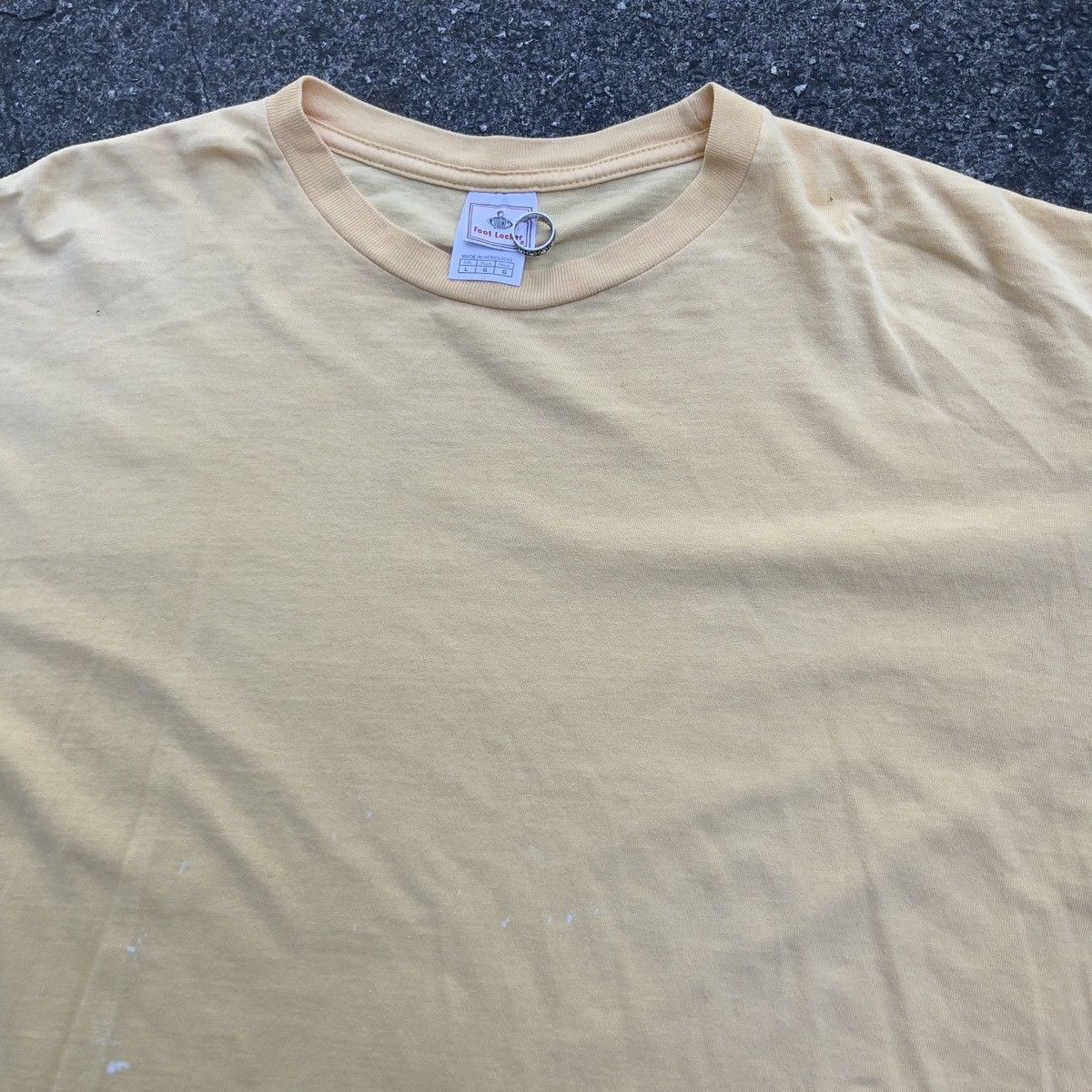 Foot Locker × Vintage Vintage Thrashed 90s FOOT LOCKER Blank Canary Yellow T Shirt Size US L / EU 52-54 / 3 - 2 Thumbnail
