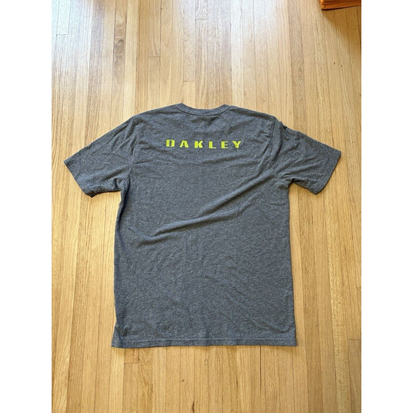Oakley Vintage Y2K Oakley Shirt Mens M Gray Center Logo Medium Size US M / EU 48-50 / 2 - 5 Thumbnail