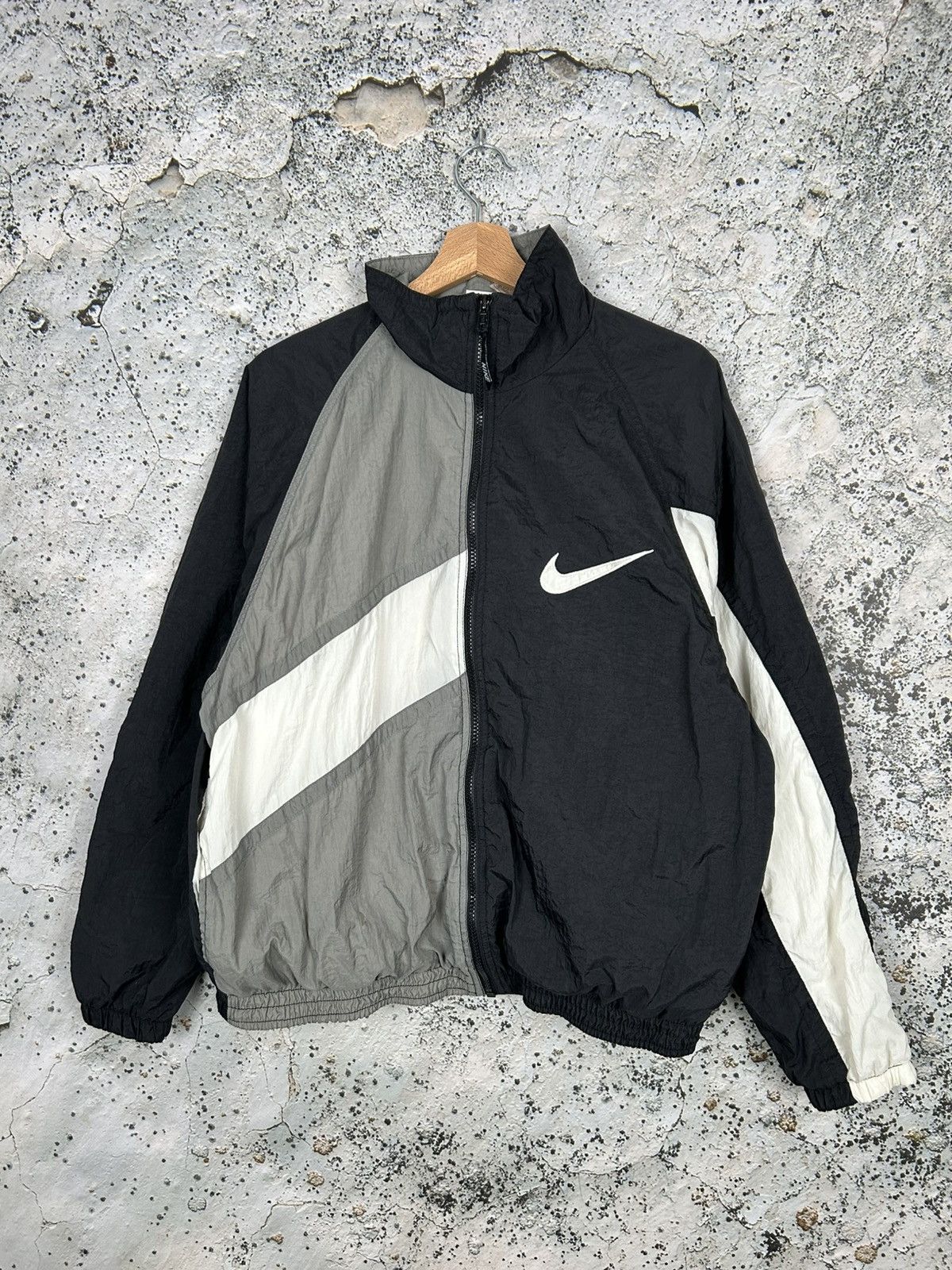 Nike Vintage Nike 90s Light Jacket Swoosh Streetwear Baggy Rap Size US M / EU 48-50 / 2 - 1 Thumbnail