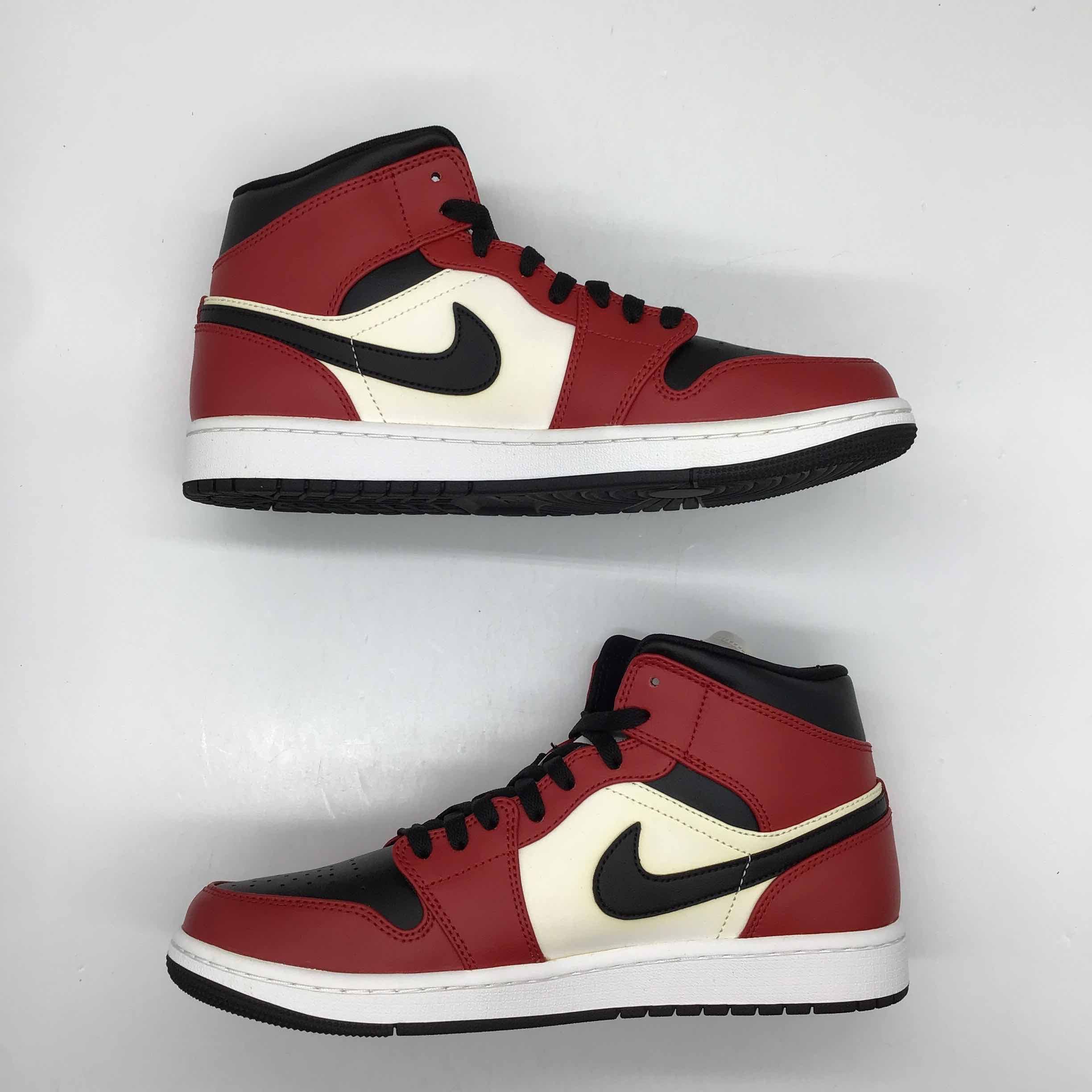Nike Air Jordan 1 Mid Retro “Chicago Black Toe/Gym Red\