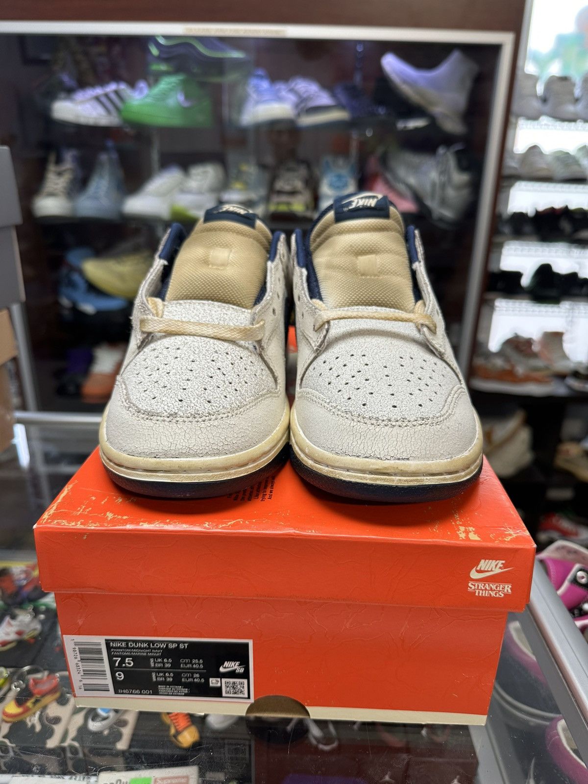 Nike Nike X Stranger Things Dunk Low Size US 7.5 / EU 40-41 - 3 Thumbnail