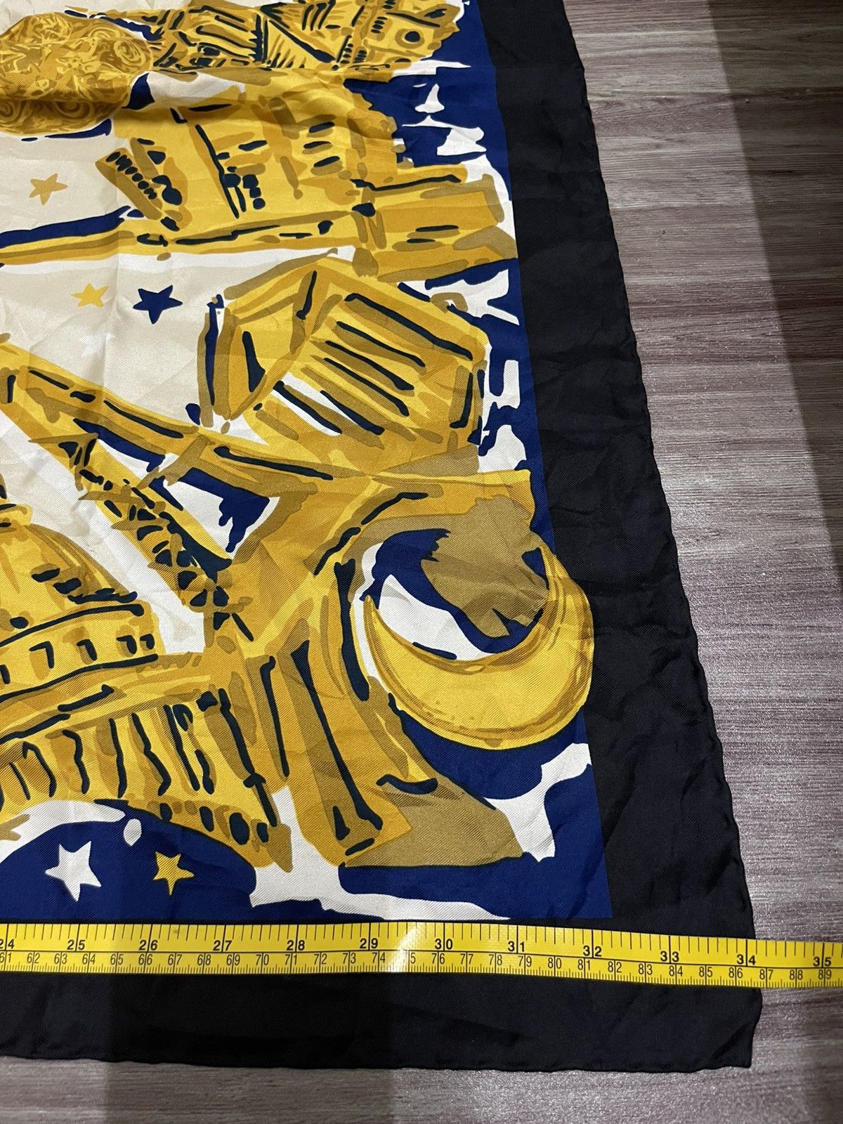 Celine Vintage celine silk scarf 34x34 Size ONE SIZE - 3 Thumbnail