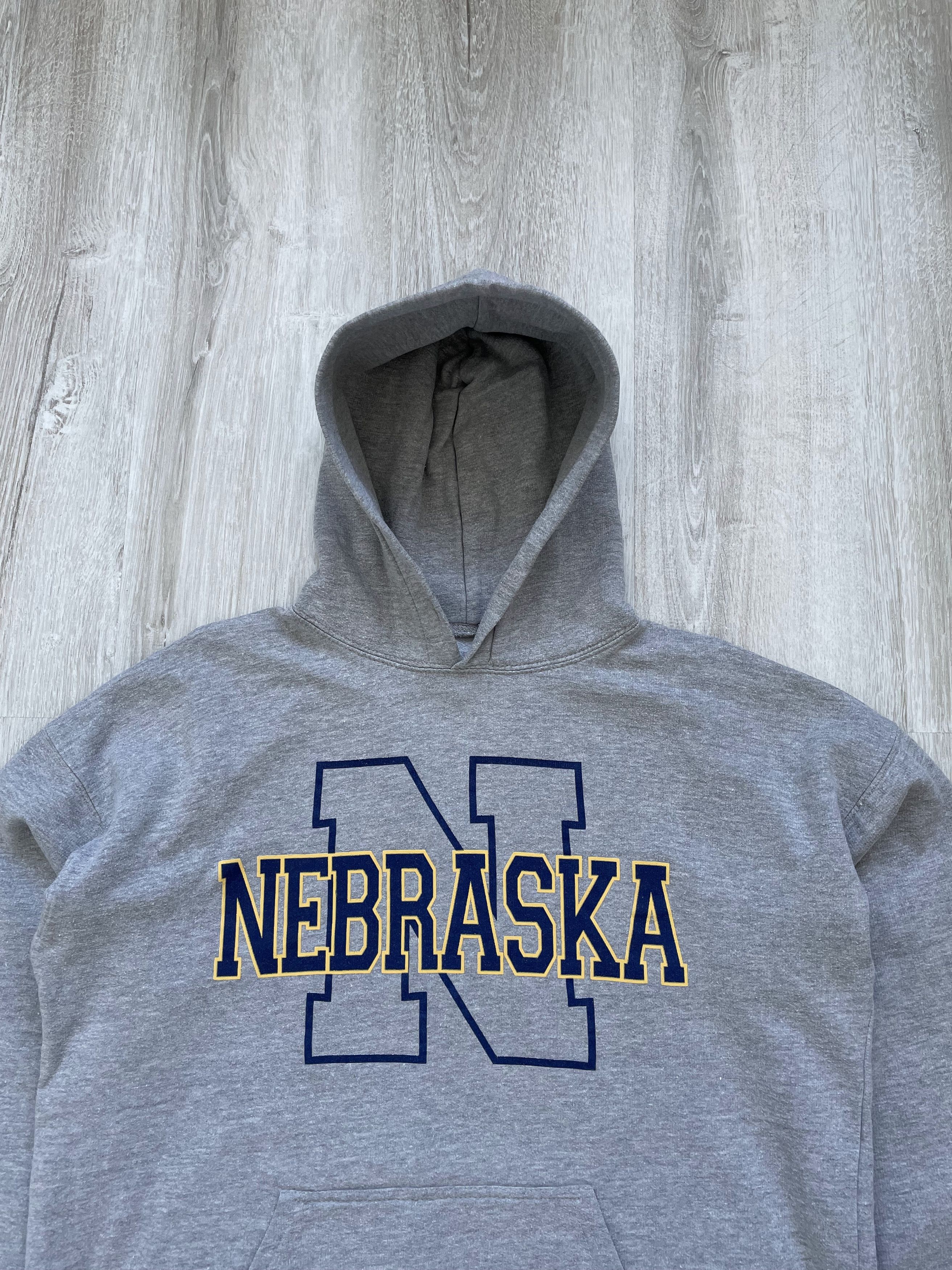 Vintage Vintage Nebraska NCAA College University Center Logo Hoodie Size US M / EU 48-50 / 2 - 2 Thumbnail