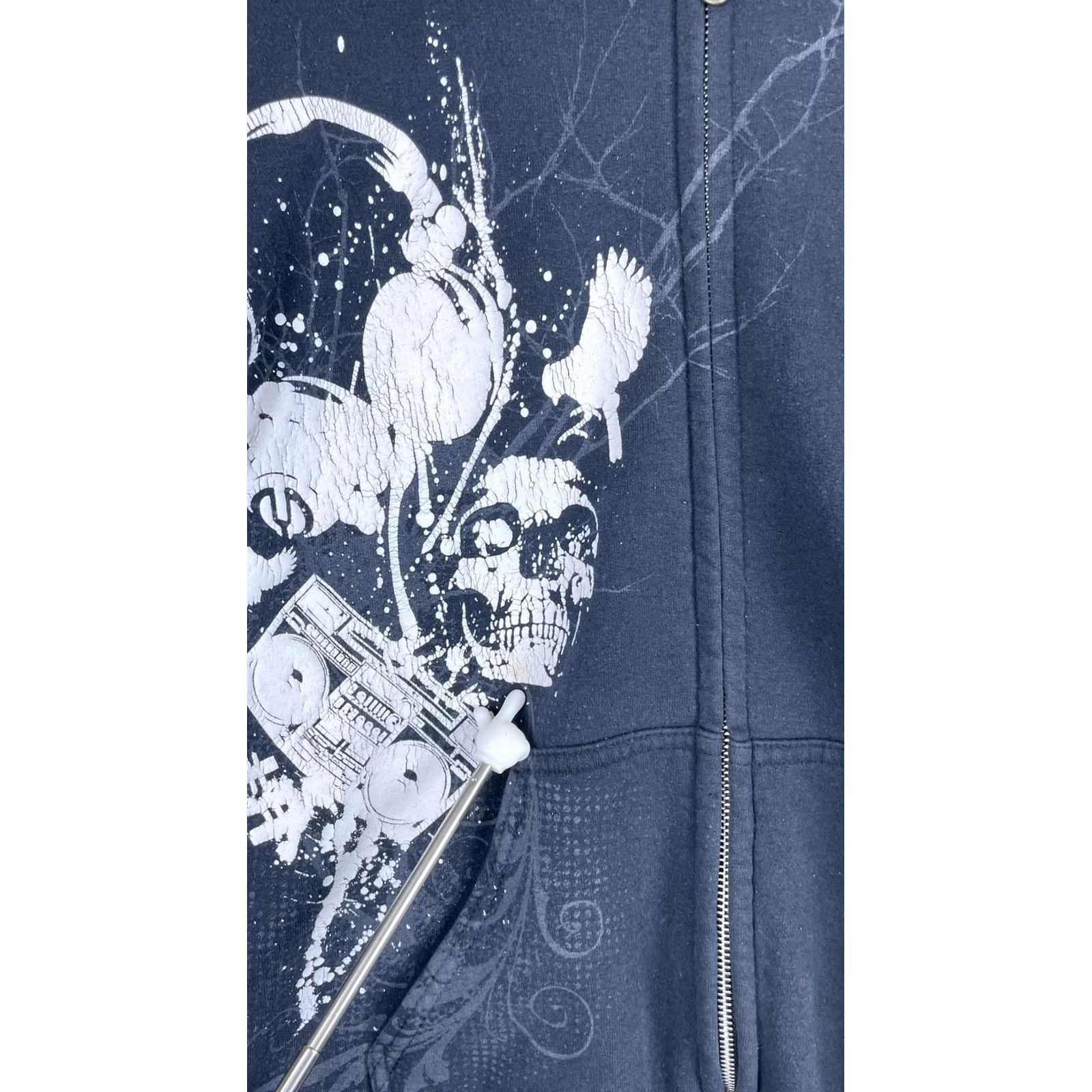 Gildan Gildan Hoodie Mens M Blue Full Zip Fleece Graphic Skull Boombox Crew Neck Pockets Heavyweight - Mens, Graphic Print, Winter, 90s Music Theme Size US M / EU 48-50 / 2 - 3 Thumbnail