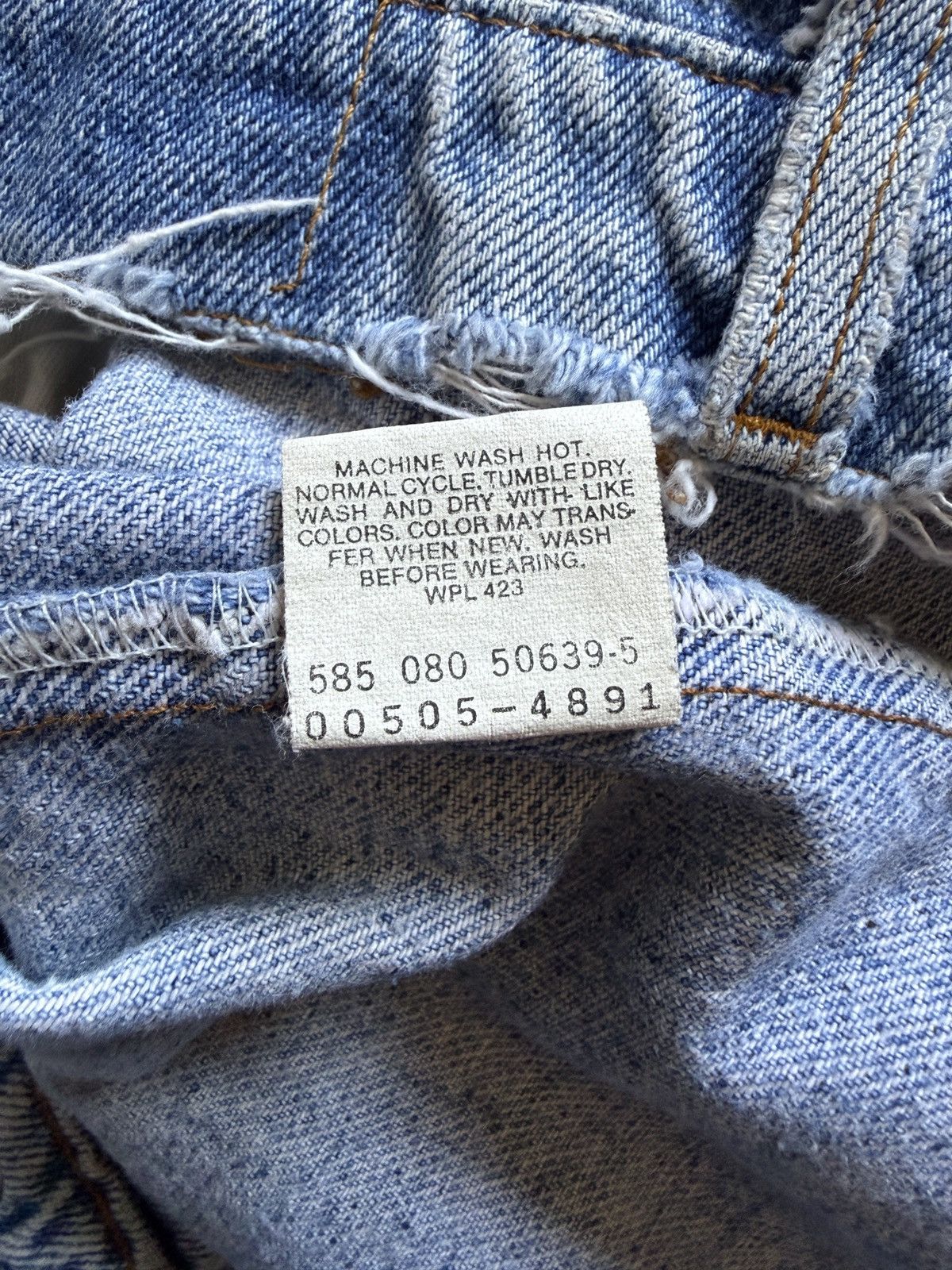 Vintage Vintage Levi's 505 Thrashed Denim Jeans Size US 36 / EU 52 - 3 Thumbnail