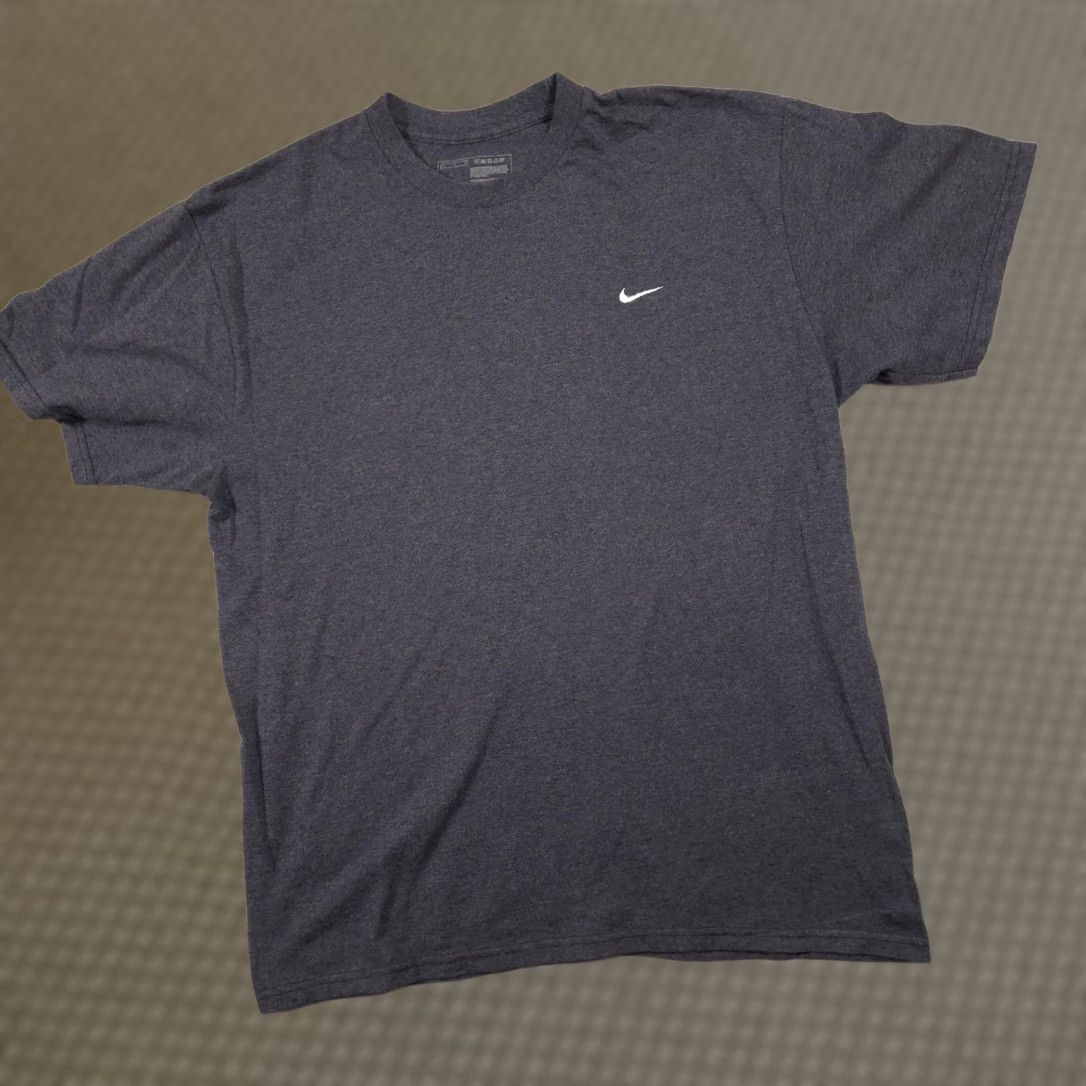 Nike Nike Shirt Mens Large Gray Swoosh Logo Tee Tagless Crewneck Casual Basic Shirt Mens Large Gray Swoosh Logo Tee Tagless Crewneck Casual Basic Size US L / EU 52-54 / 3 - 1 Thumbnail