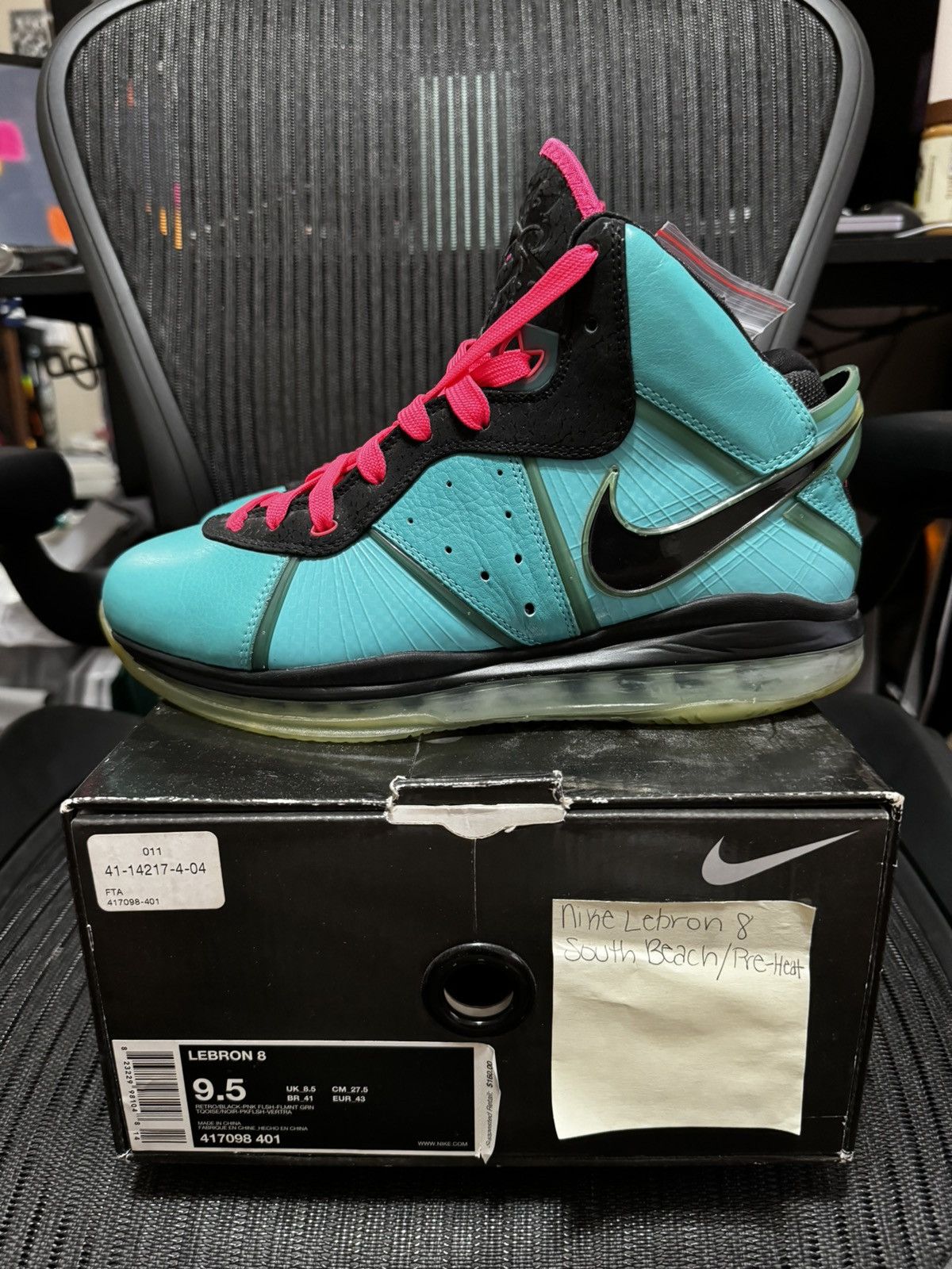Nike Lebron 8 southbeach 2010 size 9.5 VNDS OG all Size US 9.5 / EU 42-43 - 1 Thumbnail