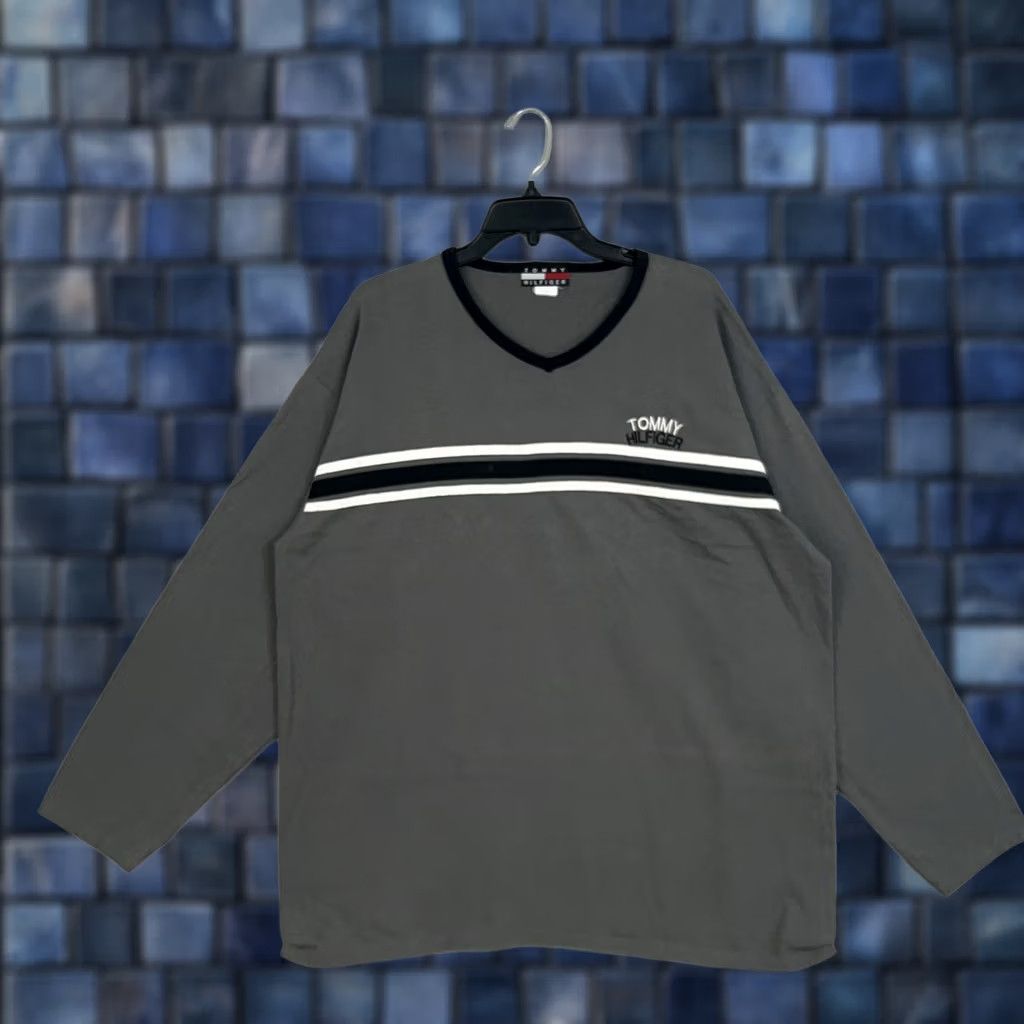 Tommy Hilfiger VINTAGE Tommy Hilfiger Shirt Mens XL Gray Stripe 90s Y2K Logo Tee Size US XL / EU 56 / 4 - 1 Thumbnail