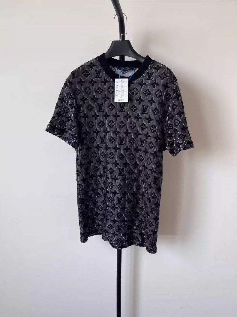 Louis Vuitton Louis Vuitton FW22 Full Logo Crew Neck Loose Short Sleeve Size US M / EU 48-50 / 2 - 1 Thumbnail