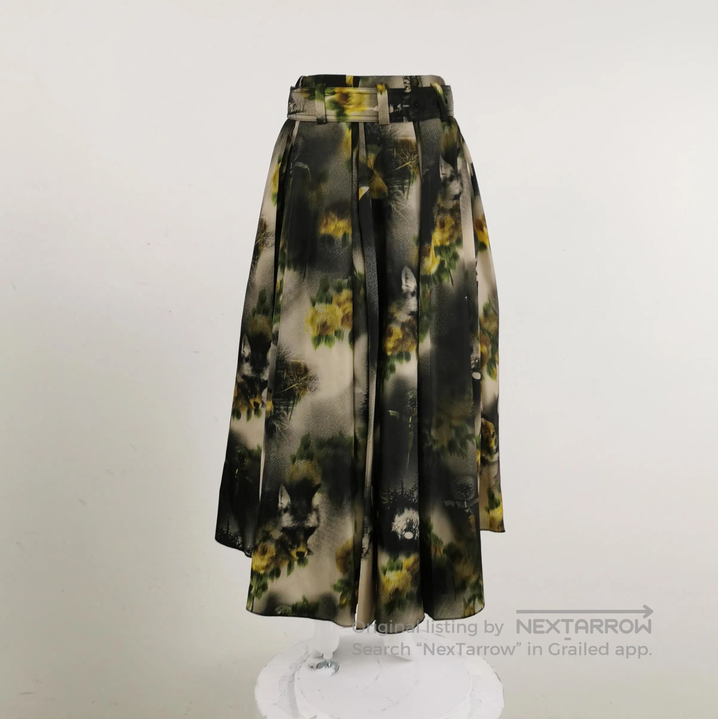 Prada Prada Color Block Midi Skirt for Women . Size 35" - 1 Thumbnail