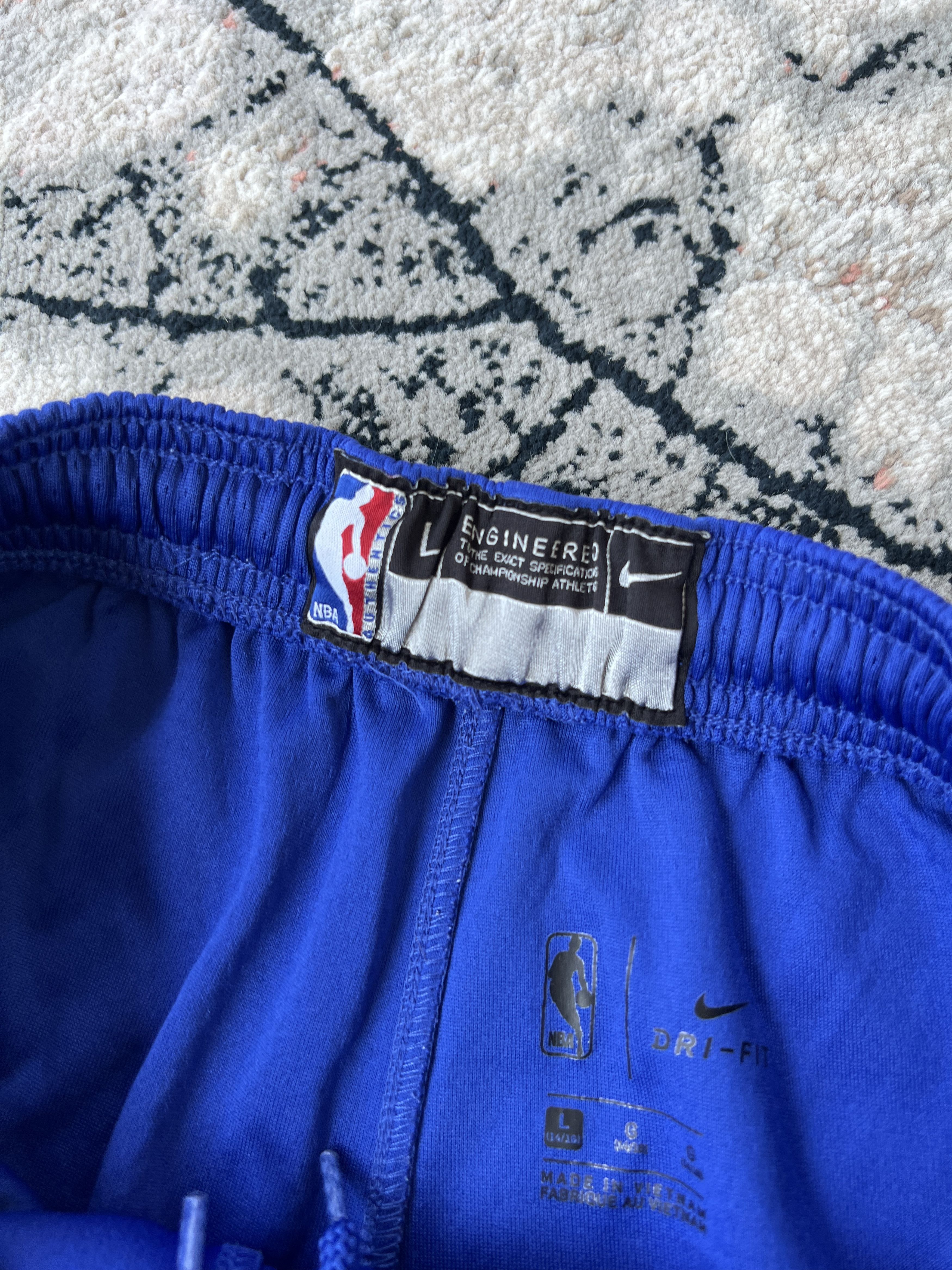 Nike Nike Team Issue Golden State Warriors Shorts Size US 30 / EU 46 - 3 Thumbnail