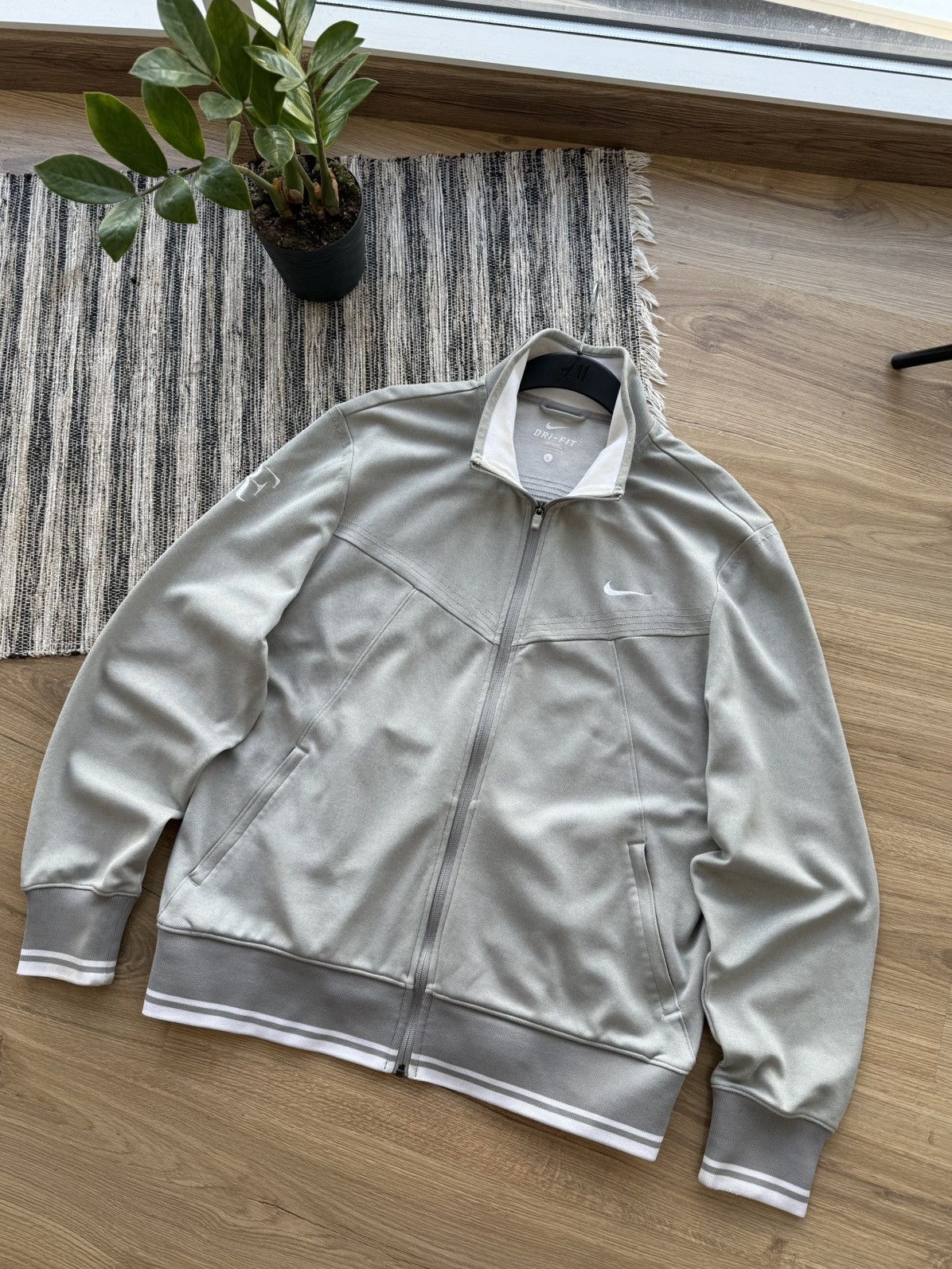 Nike NIKE ROGER FEDERER RF 2011 AUSTRALIA OPEN TENNIS TRACKJACKET Size US L / EU 52-54 / 3 - 4 Thumbnail