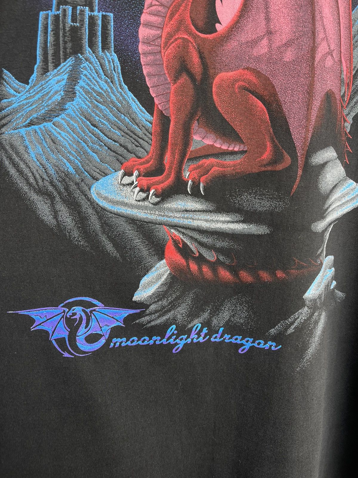 Vintage Land Of The Dragon Hewlin 1992 Graphic Print T Shirt Sz XL Size US XL / EU 56 / 4 - 3 Thumbnail