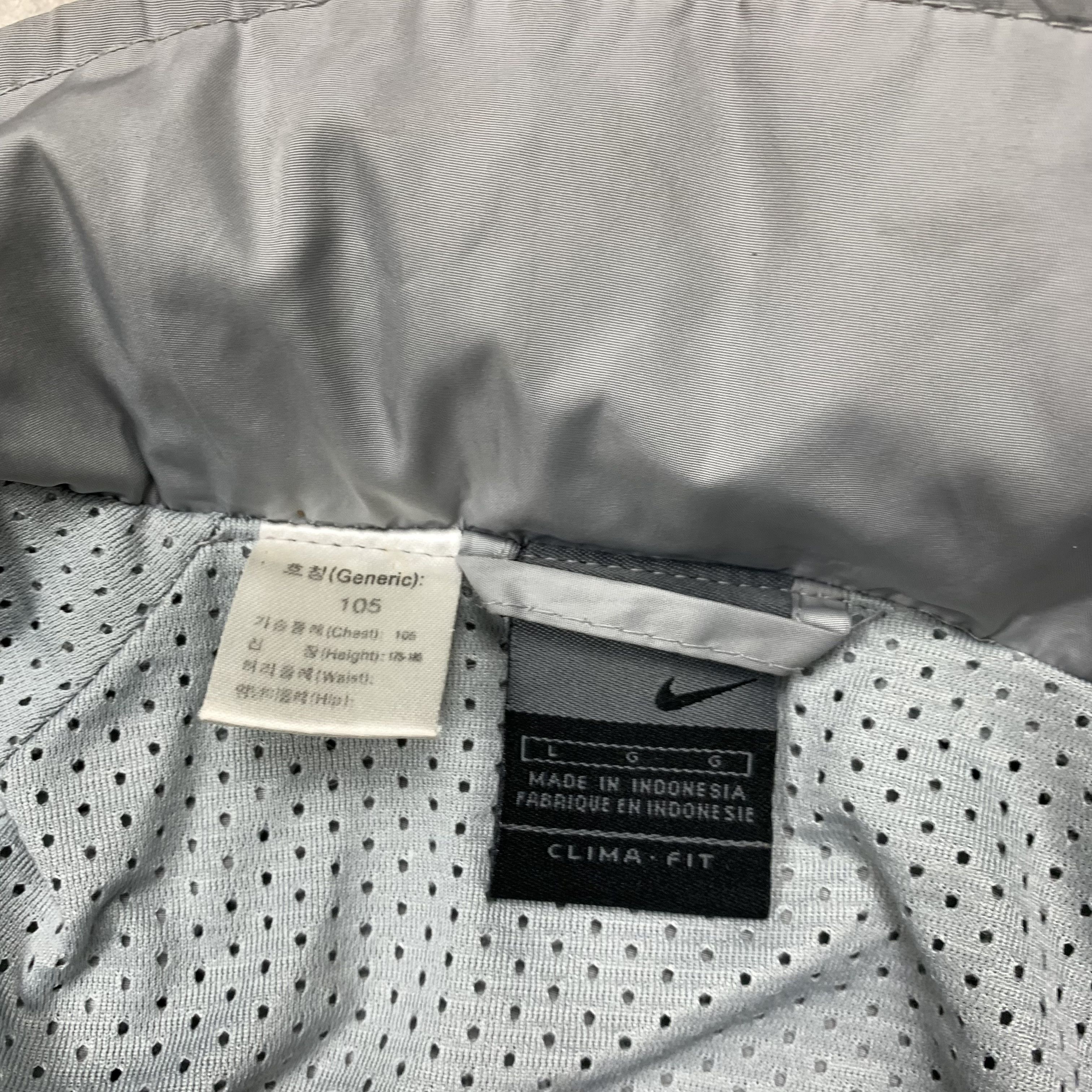 Nike Nike Manchester United Vodafone Training Jacket Size US L / EU 52-54 / 3 - 9 Thumbnail