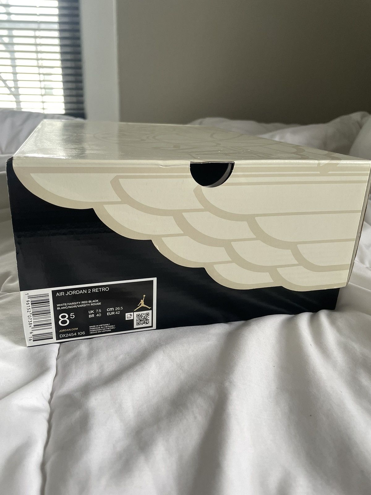 Jordan Brand × Nike 2022 Air Jordan Chicago 2 Size 8.5 Size US 8.5 / EU 41-42 - 8 Thumbnail