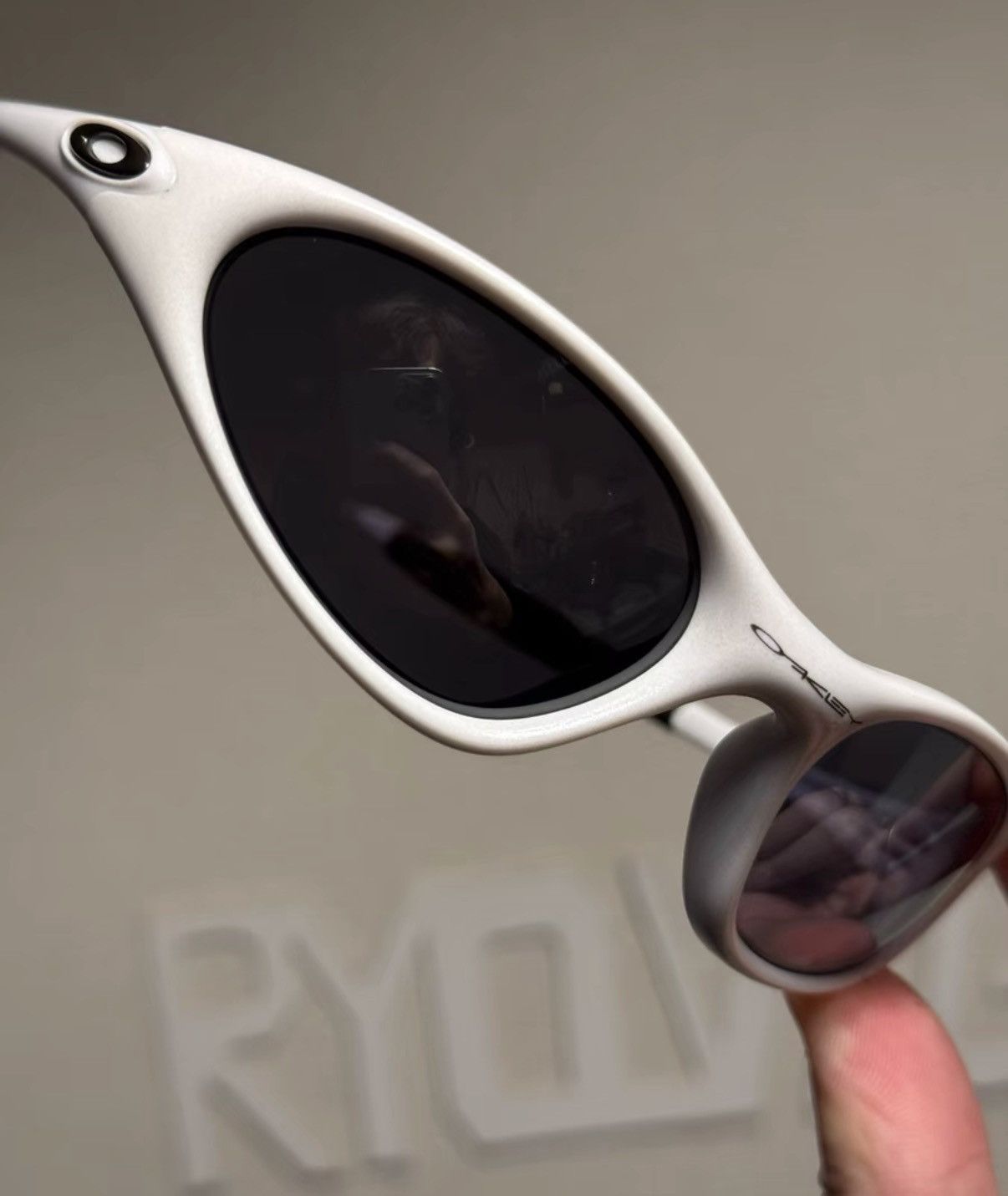 Oakley Oakley Minute 1st Gen Pearl White, Sports Sunglasses K24 Size ONE SIZE - 5 Thumbnail