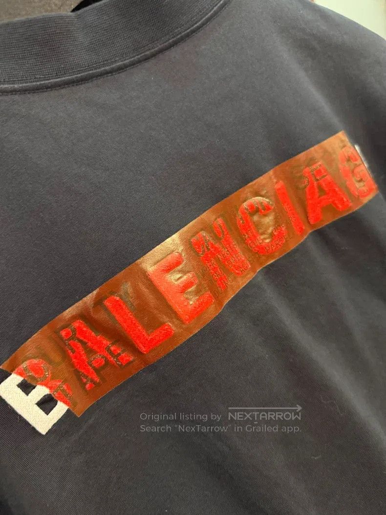 Balenciaga Balenciaga Short Sleeve T-Shirt Size US S / EU 44-46 / 1 - 3 Thumbnail
