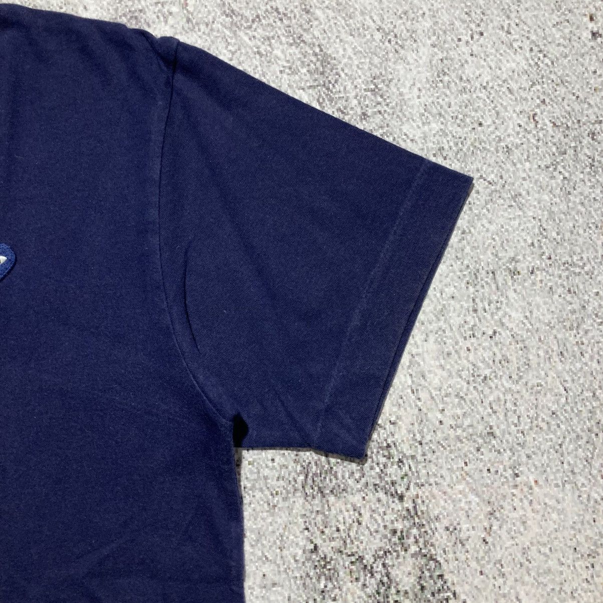 Comme des Garcons PLAY 🇯🇵AD 2019 Comme Des Garcons Play Double Heart Patch Tee Navy Size US M / EU 48-50 / 2 - 7 Thumbnail