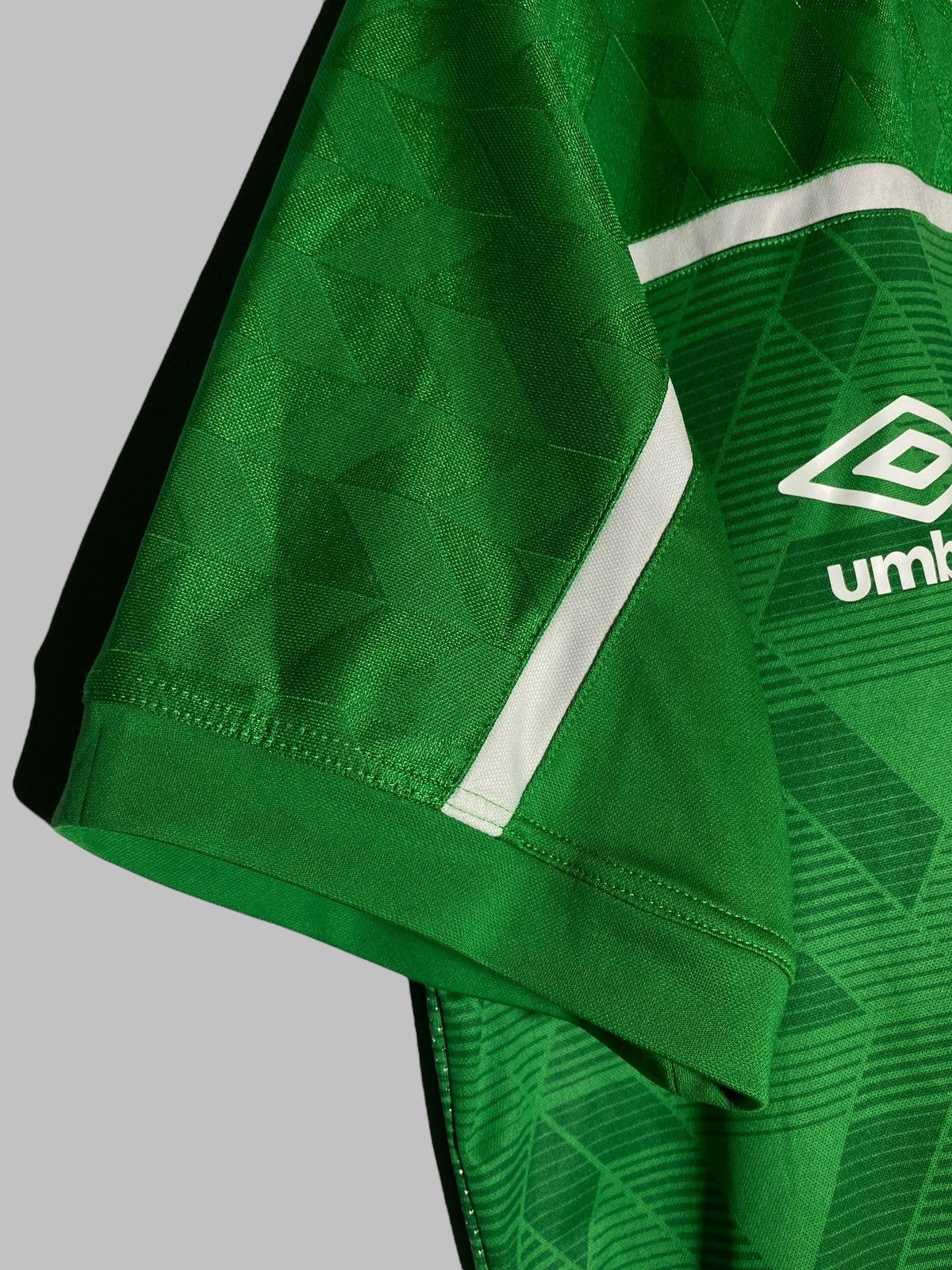 Umbro Umbro Chapecoense FC 2020 Home Football Shirt Size US L / EU 52-54 / 3 - 6 Thumbnail