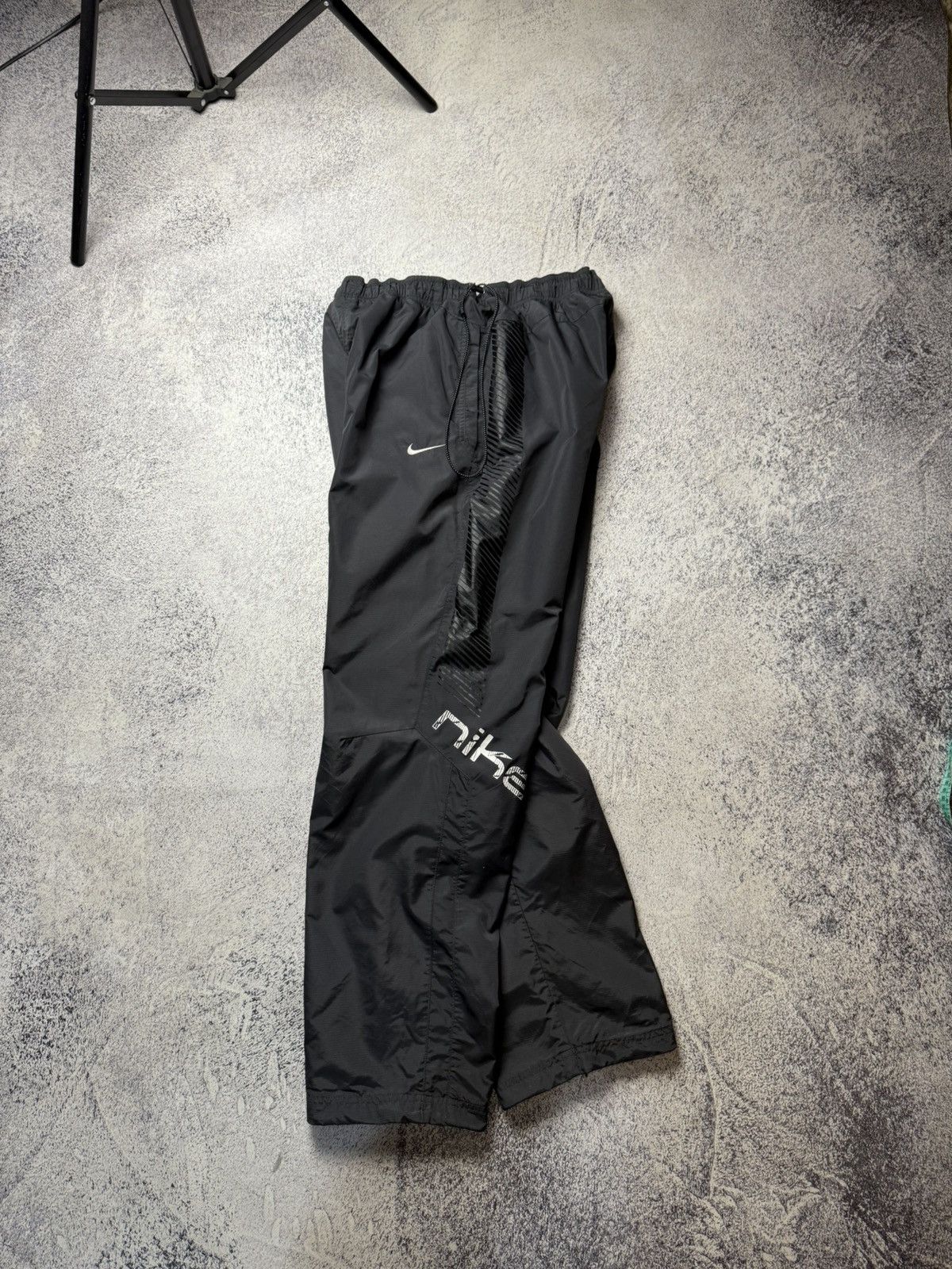 Nike Vintage Nike Air Max Drill Pants Japanese Y2K Gorpcore Size US 34 / EU 50 - 1 Thumbnail