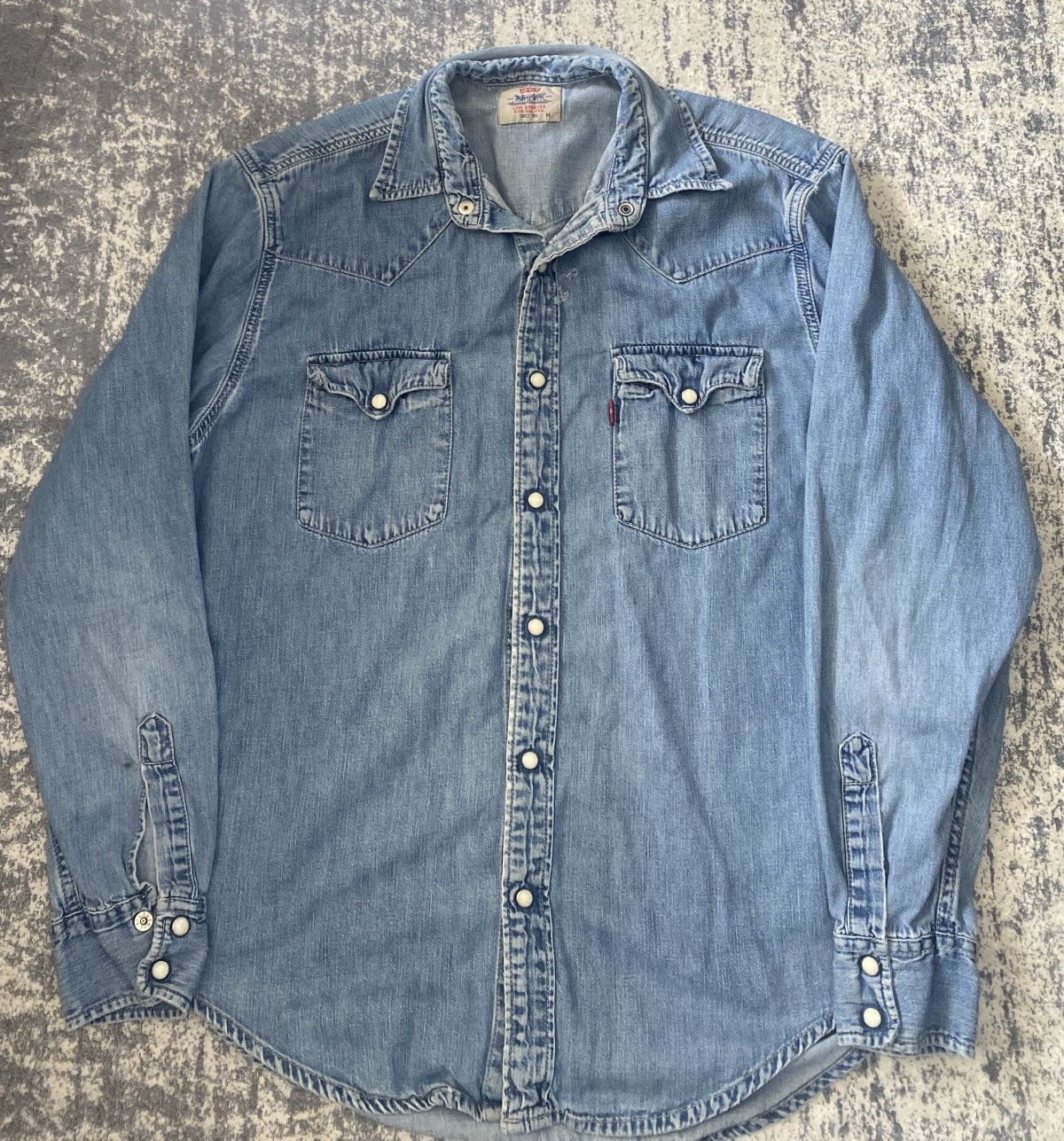 Levi's × Levi's Vintage Clothing × Vintage Levis vintage distreesed shirt with pearl pins 1997 Size US L / EU 52-54 / 3 - 1 Thumbnail