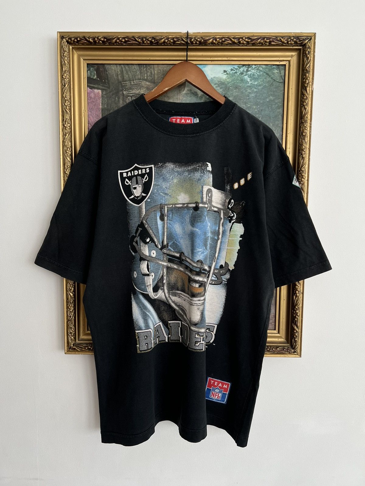 Vintage Vintage 1997 Los Angeles Raiders LA Oakland NFL T-shirt Size US XL / EU 56 / 4 - 1 Thumbnail
