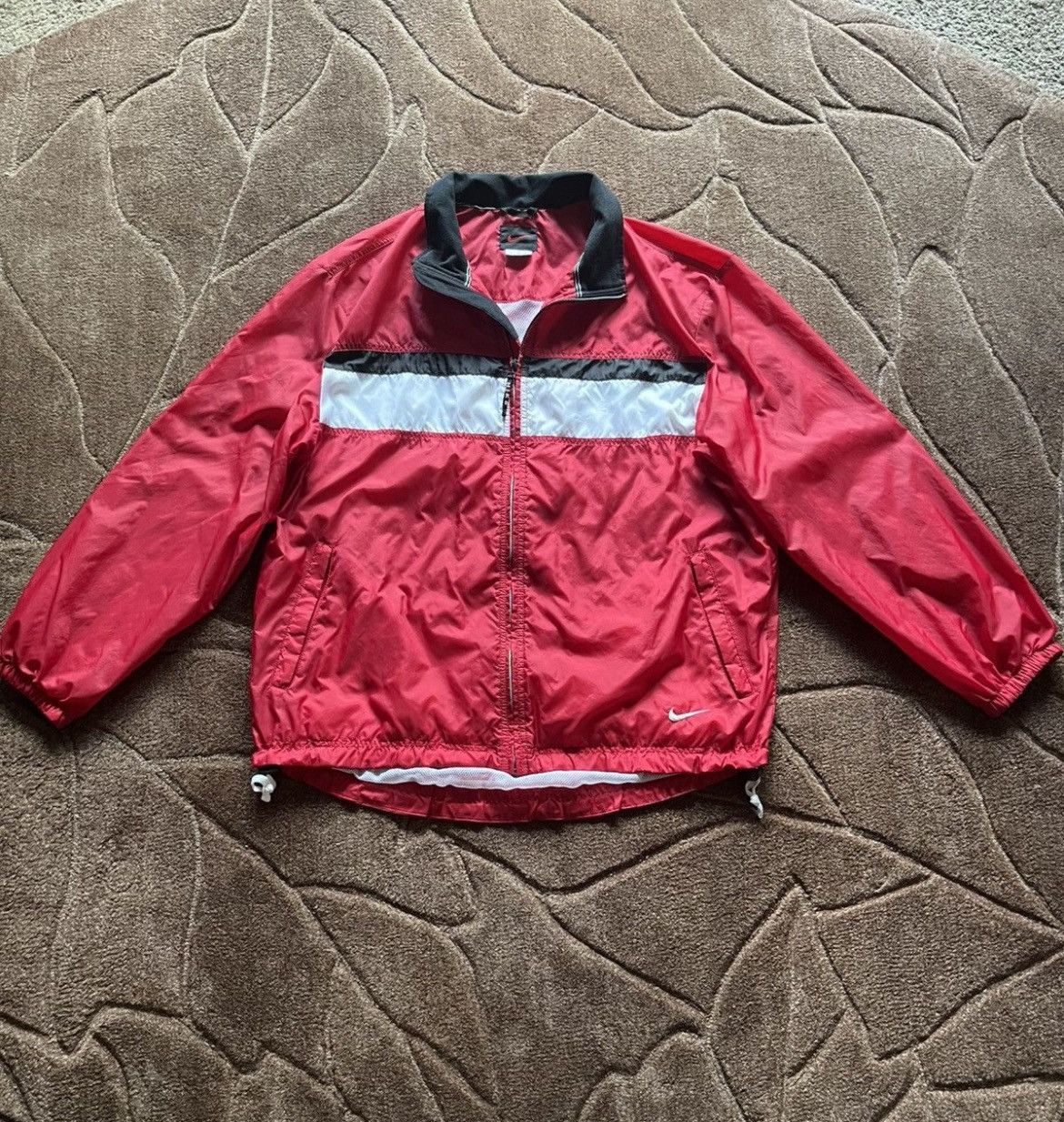 Nike Nike vintage red windbreaker Size US L / EU 52-54 / 3 - 1 Thumbnail