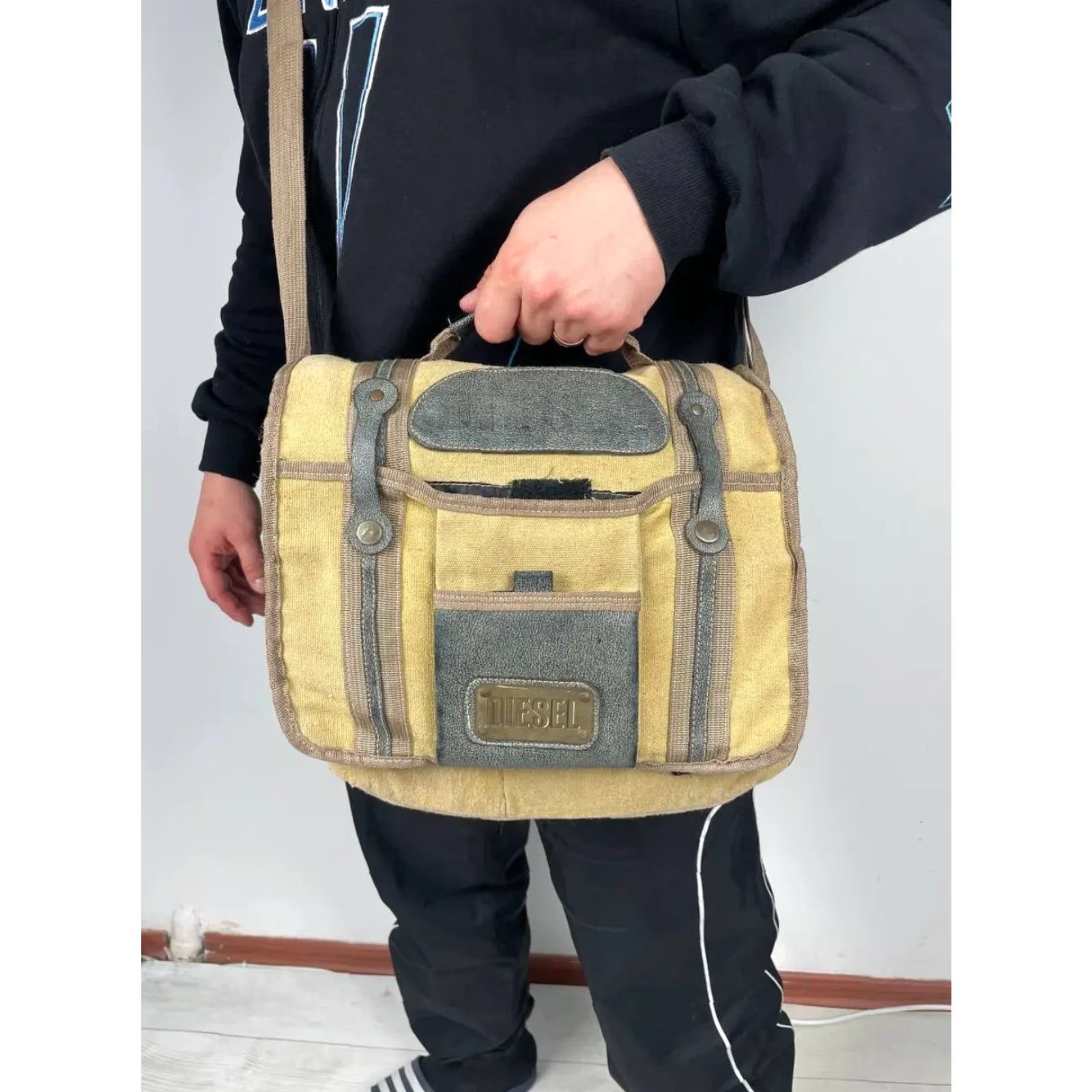 Diesel VINTAGE Diesel Shoulder Bag 90s Men Beige Medium Bag, 90s, Shoulder, Casual, Travel, Workwear, Beige, Diesel, Men Size ONE SIZE - 2 Thumbnail