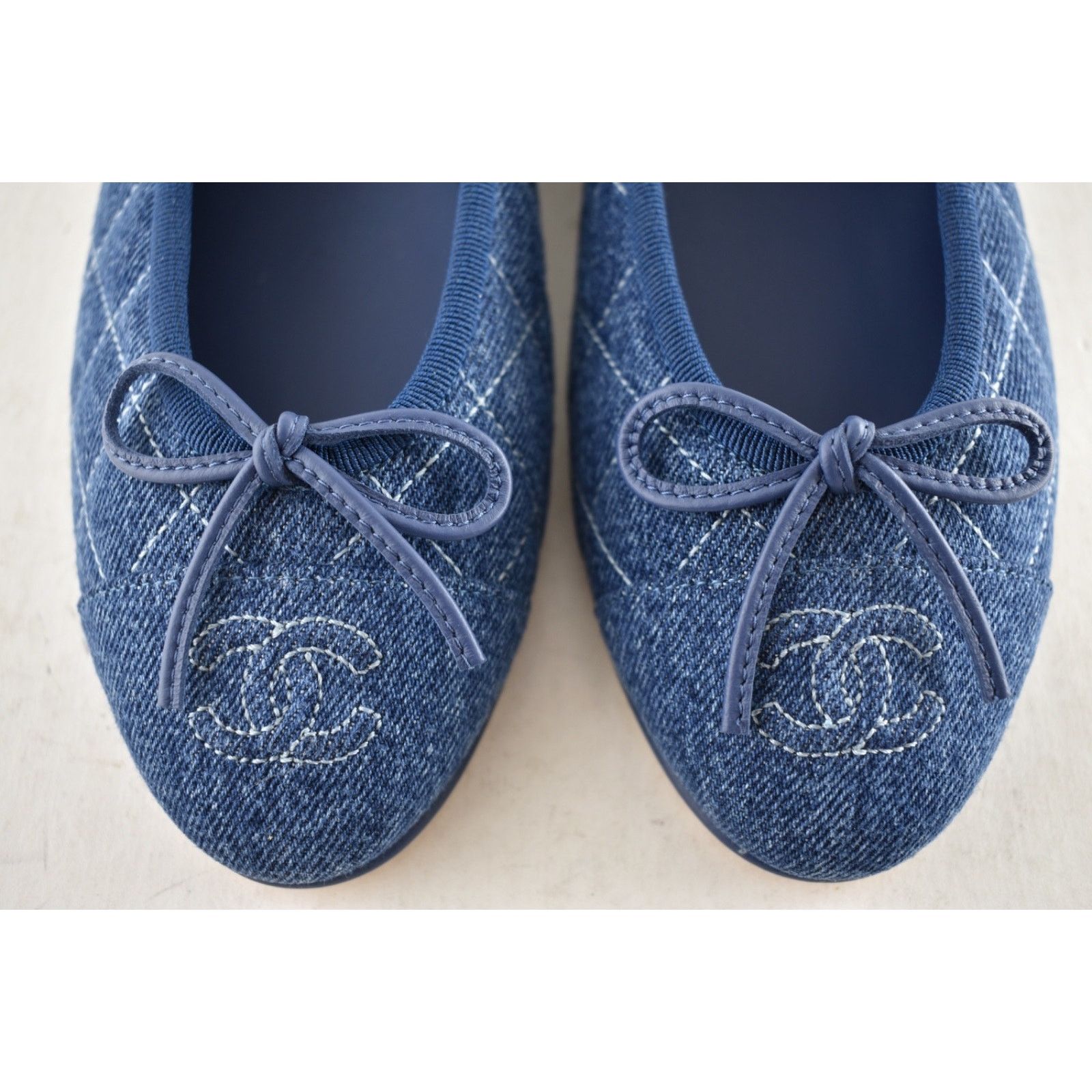 Chanel Chanel Denim Blue Quilted CC Bow Ballet Flat 41.5 Size US 11.5 / IT 41.5 - 11 Thumbnail