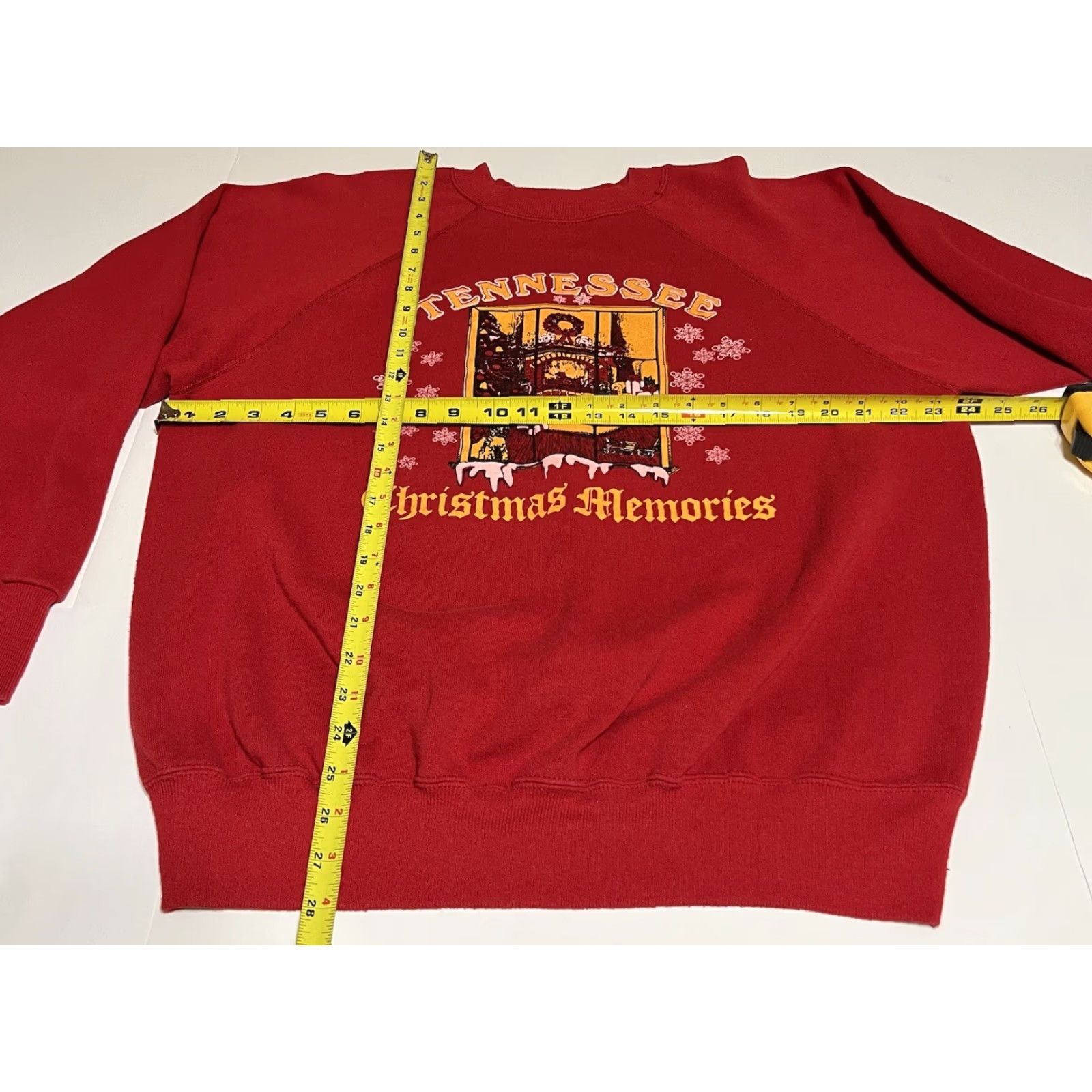 Vintage VINTAGE Tennessee Christmas Memories Sweatshirt Unisex Adults 2XL Red Crew Neck Long Sleeve Pullover Christmas Holiday State Logo Graphic Print Size US XXL / EU 58 / 5 - 4 Thumbnail